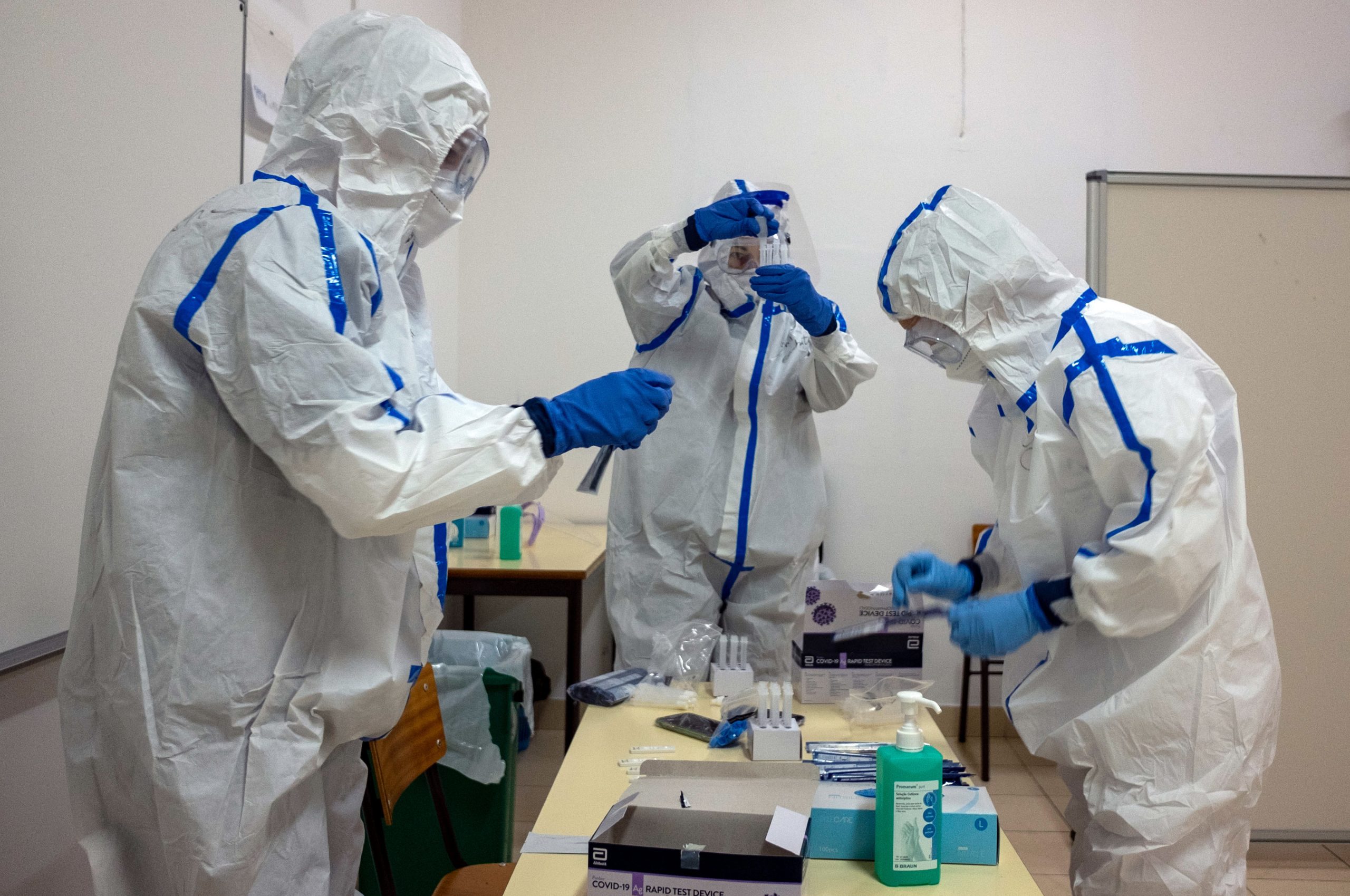 Covid-19: Variante britânica representa 94% dos casos no Algarve