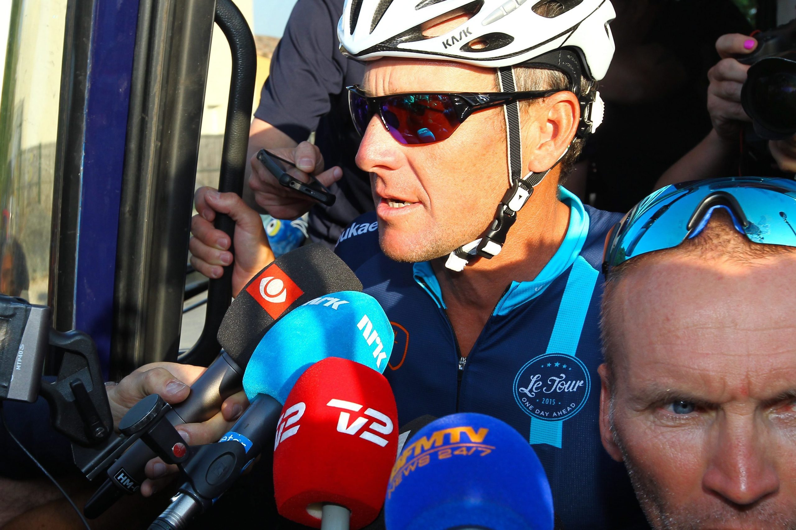 “Ganhou o melhor, e esse não fui eu”. Armstrong responde a críticas de Contador sobre ter sido favorecido pela equipa no Tour de 2009