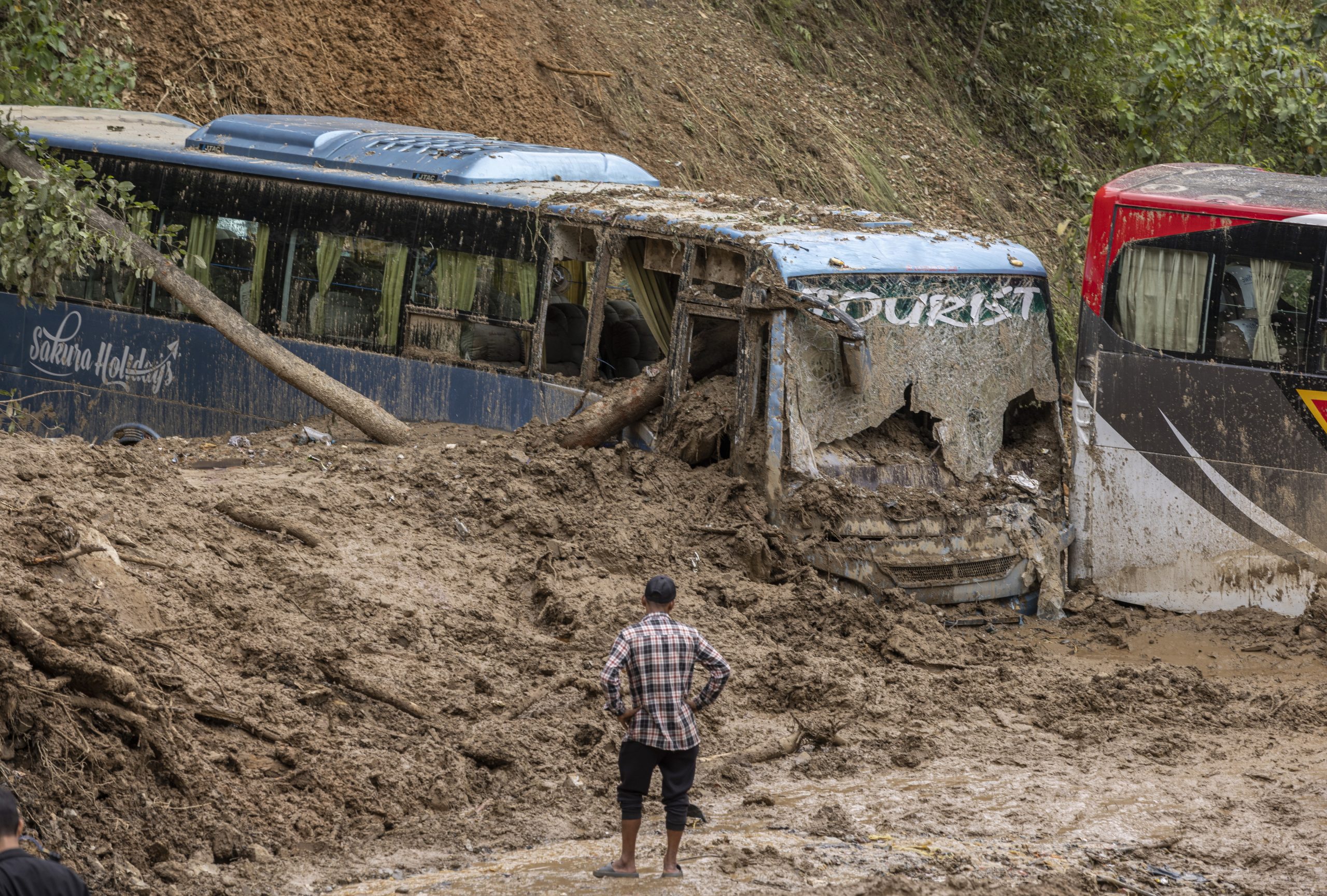 Nepal: resgatado português desaparecido após cheias