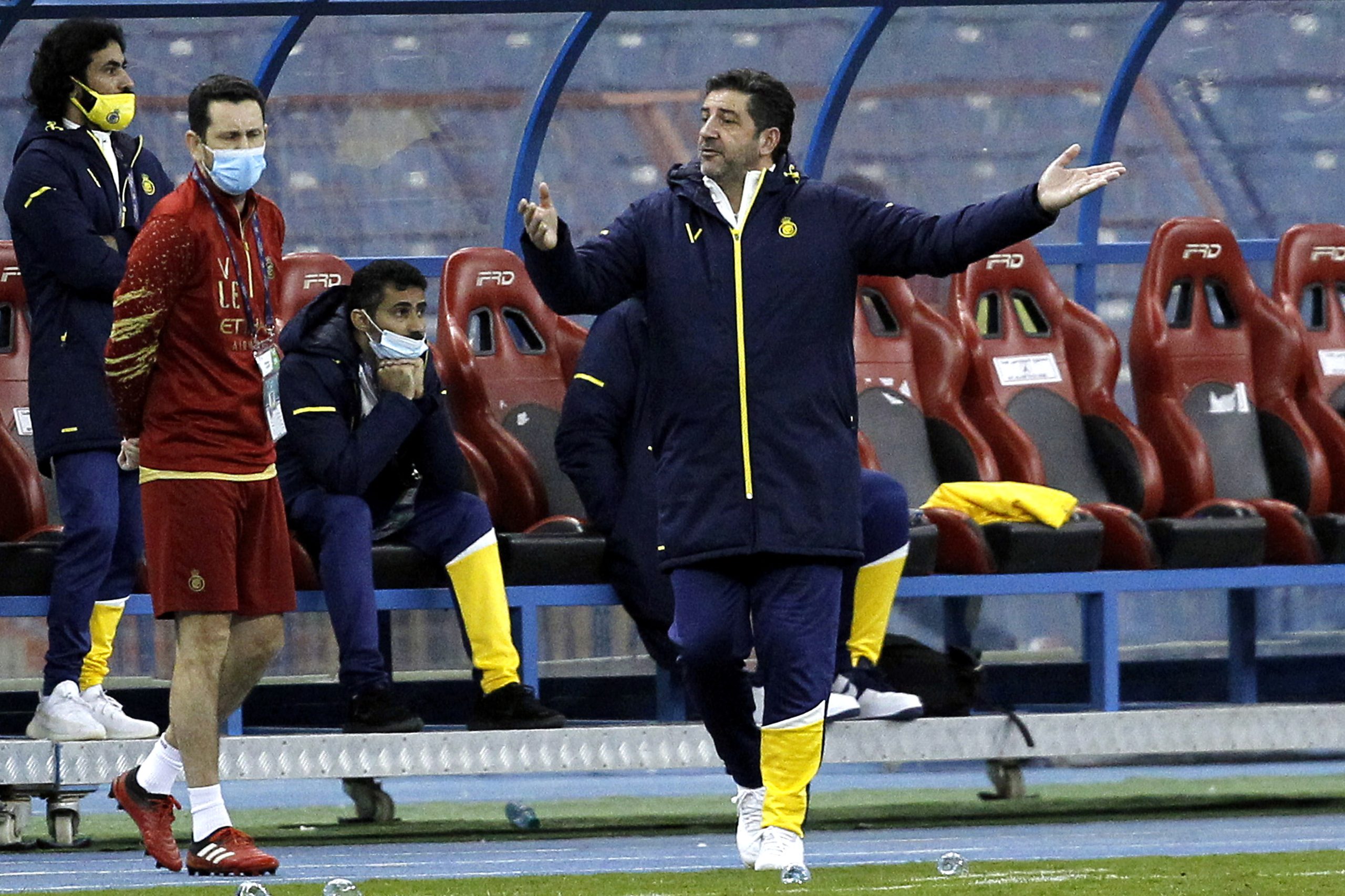 Al Nassr, de Rui Vitória, soma sexta derrota e é penúltimo na Liga Saudita