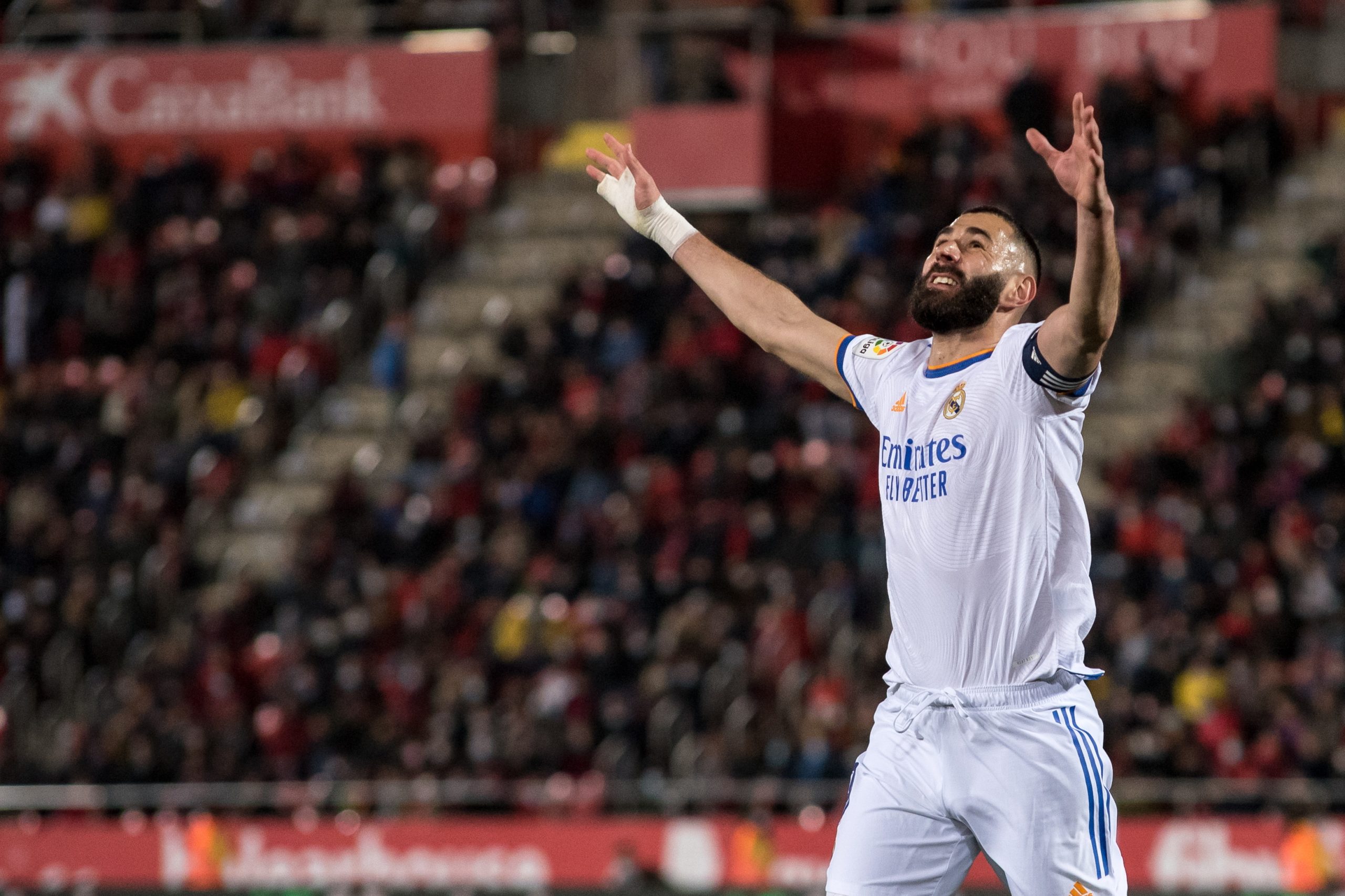 Real Madrid bate Maiorca com ‘bis’ de Benzema e ganha folga na liderança