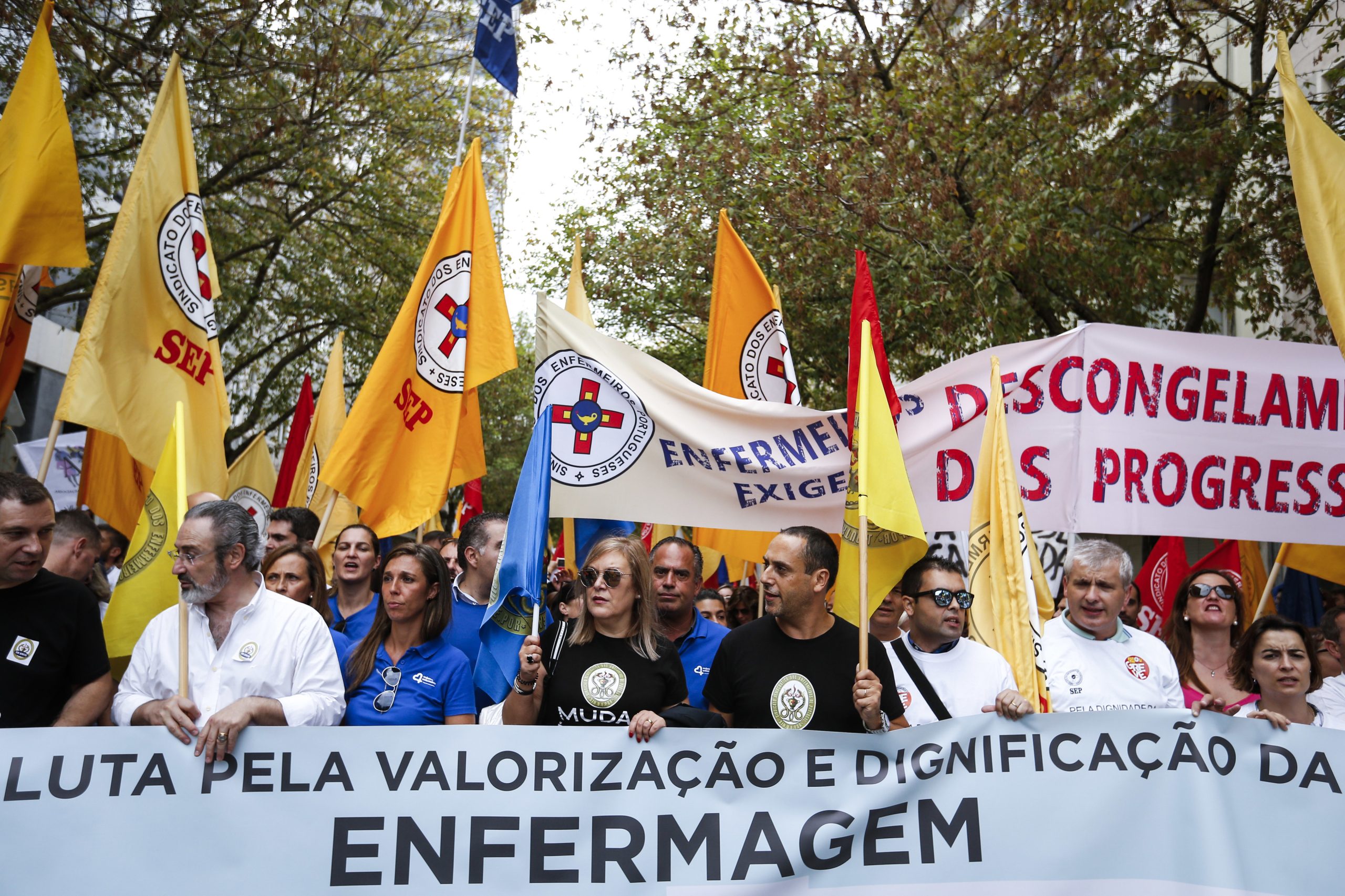 Enfermeiros marcam greve nacional para 8 de março, dia de marcha pela enfermagem