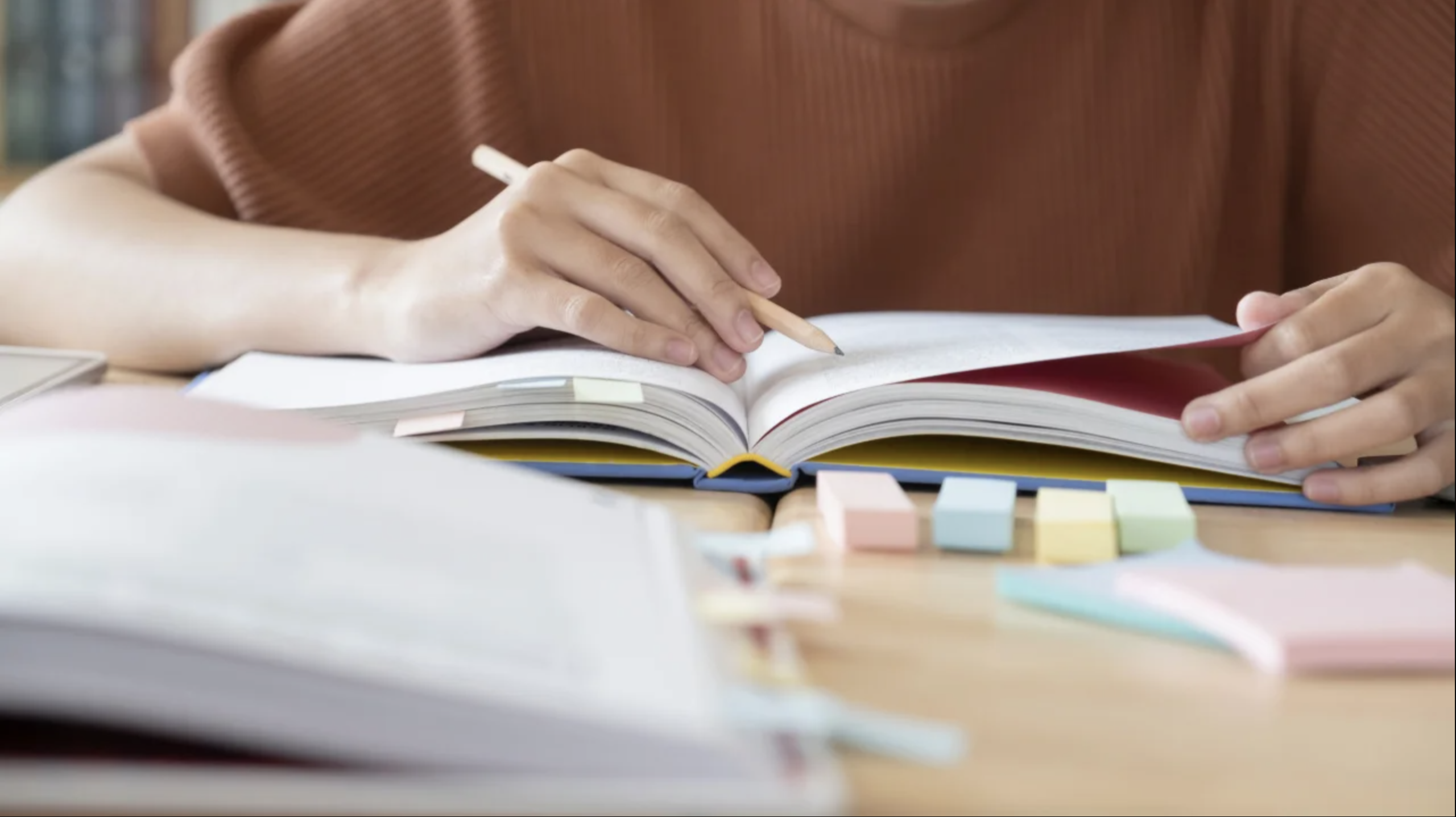 A inteligência artificial pode ensinar alunos a pensar melhor?
