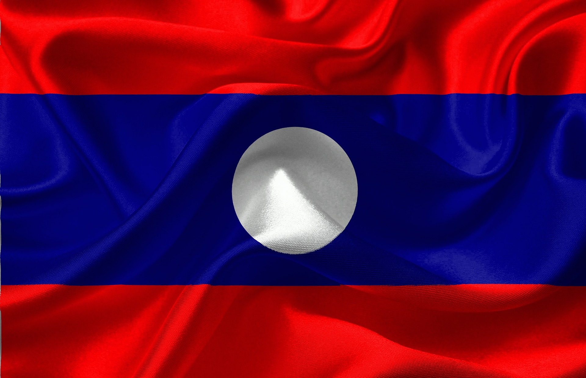 Cinco pessoas encontradas com vida após uma semana presas numa gruta no Laos
