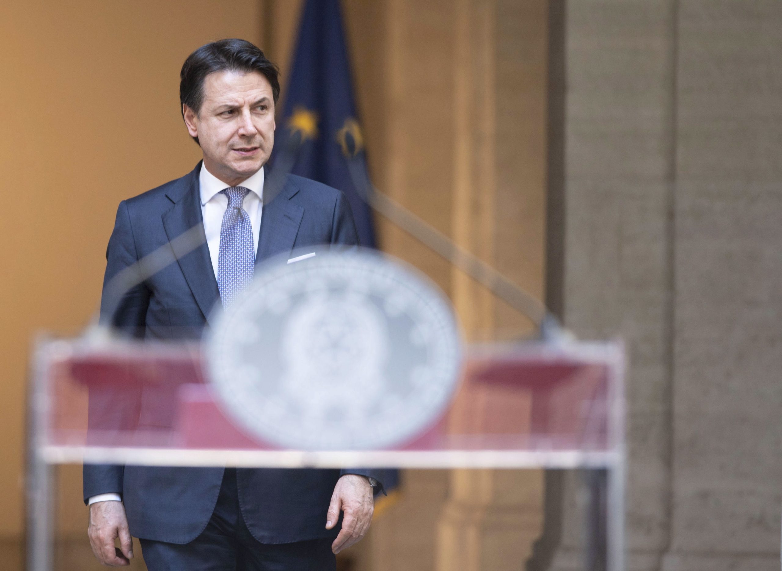 Primeiro-ministro Giuseppe Conte pede “plano corajoso” para recuperar economia italiana