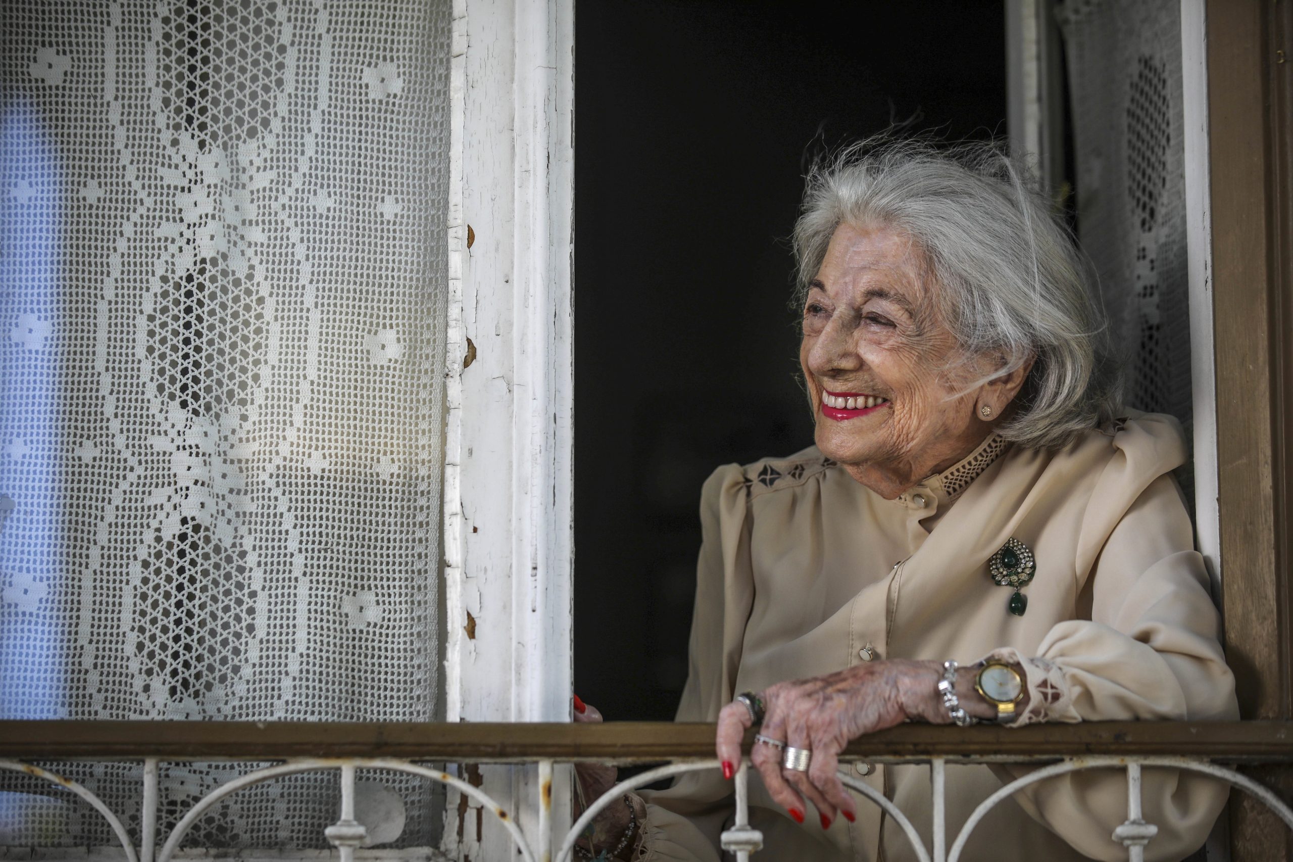 Costa agradece a Eunice Muñoz “tudo o que fez pelo teatro” em 80 anos de carreira