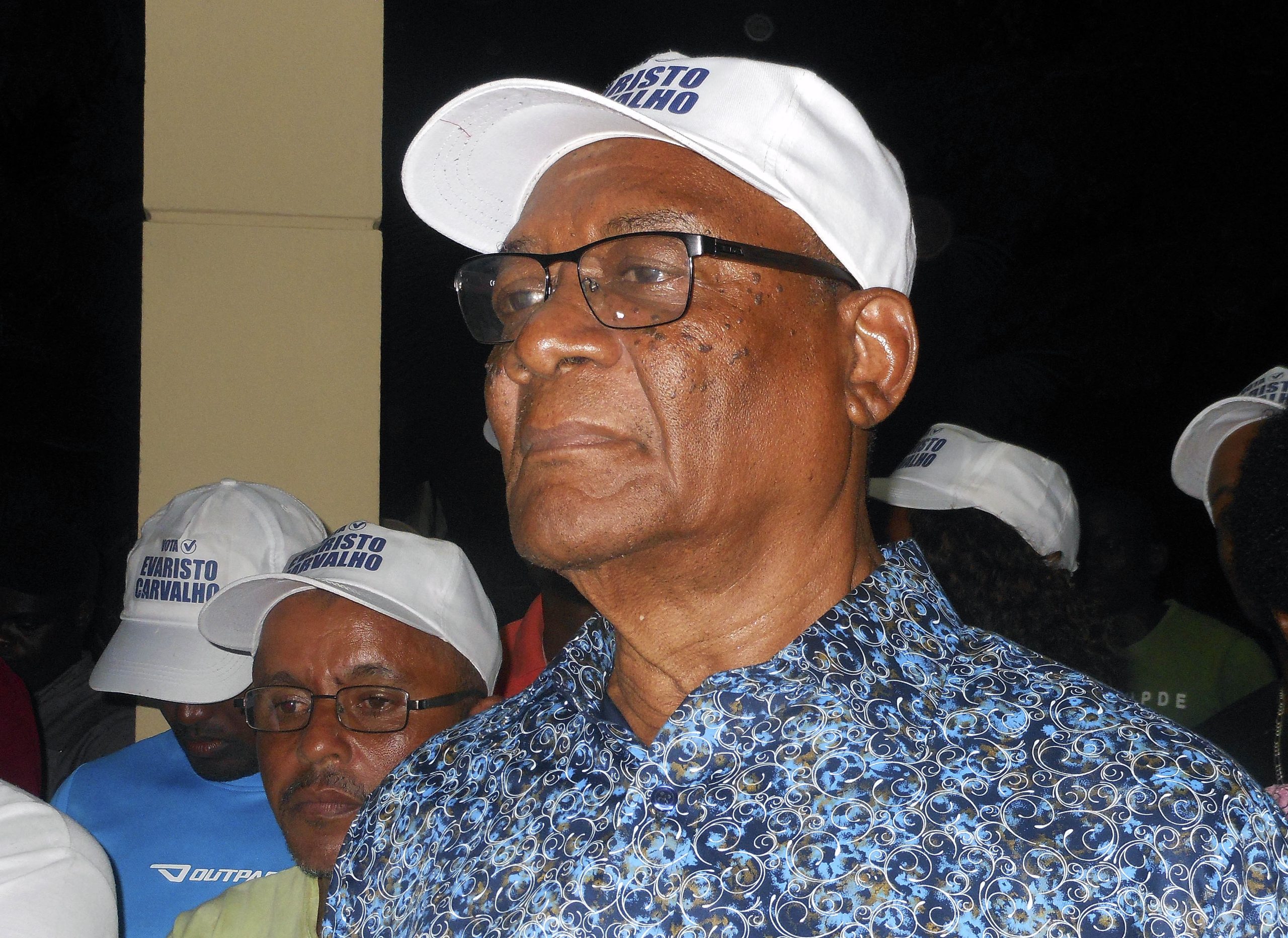 Presidente são-tomense remete conflito entre Governo e Supremo para Tribunal Constitucional