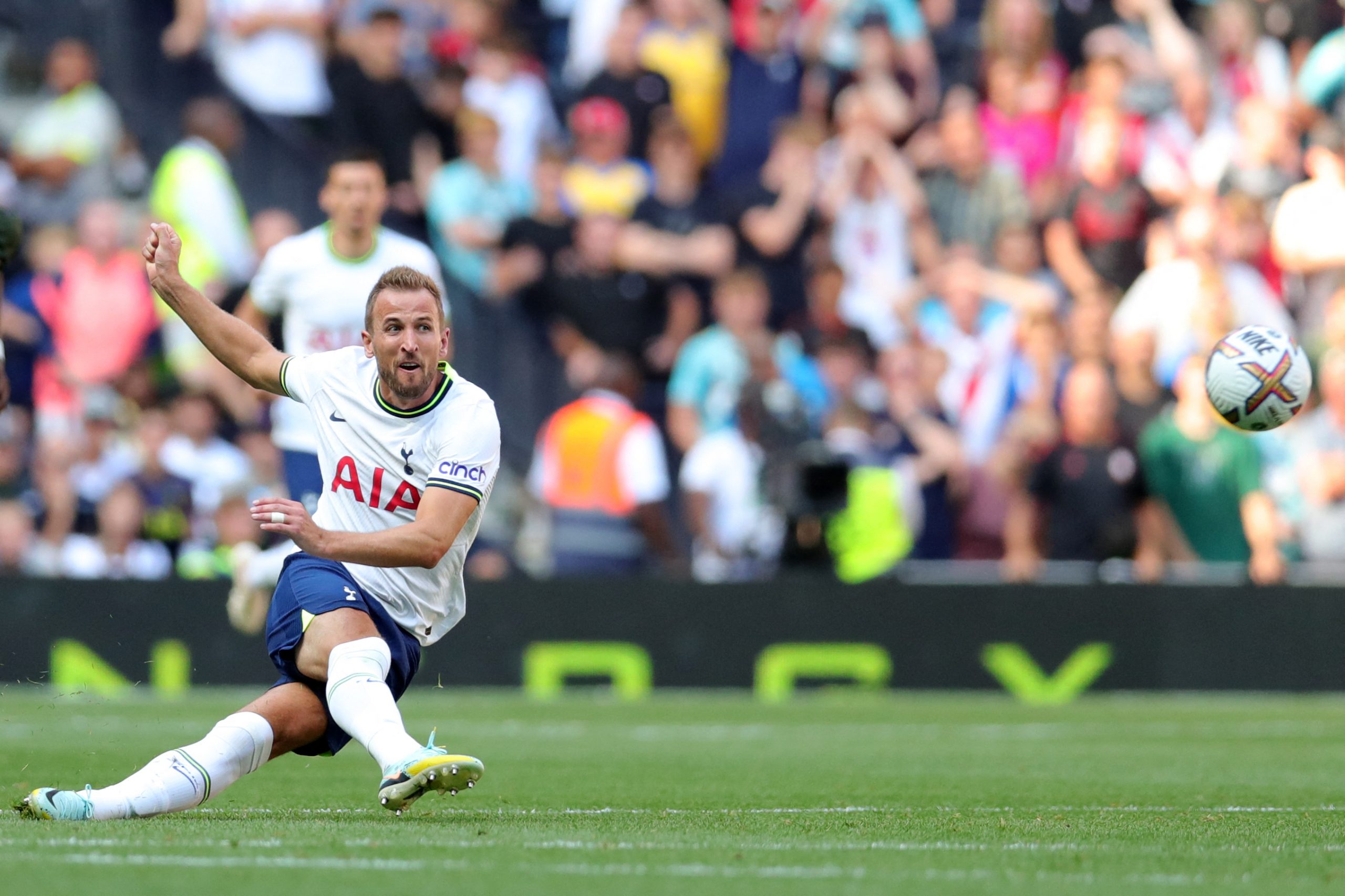 Podence marca na derrota dos ‘wolves’, de Bruno Lage, Tottenham goleia após reviravolta