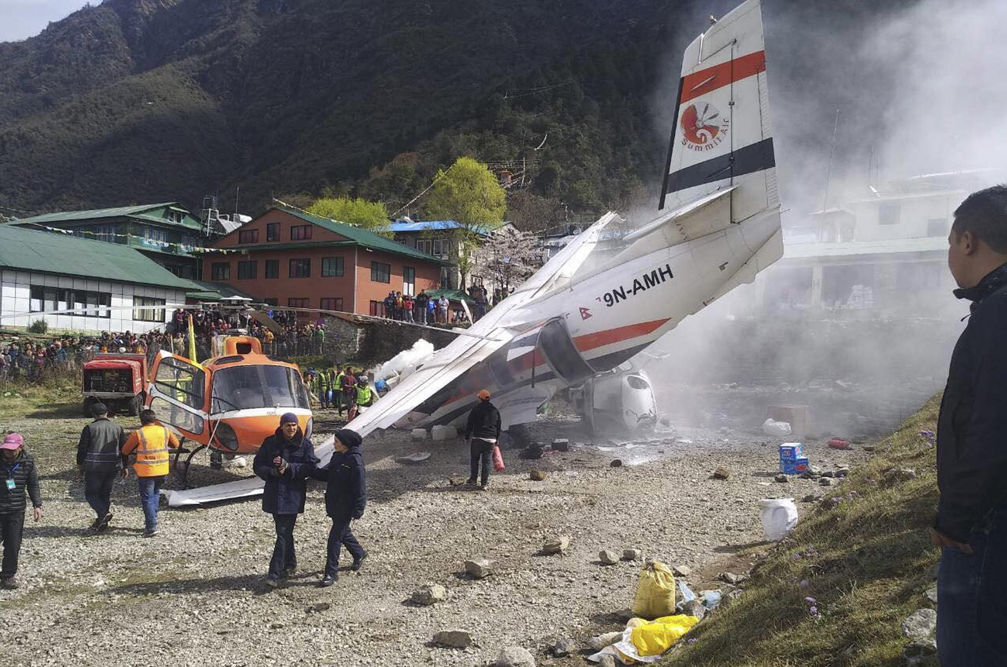 Pelo menos dois mortos no Nepal em acidente de avioneta