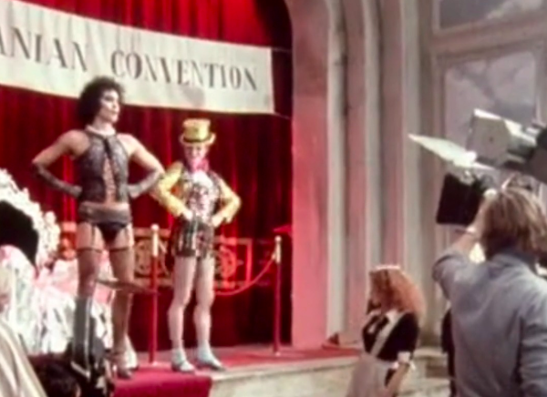 Morre Tim Curry, estrela de “The Rocky Horror Picture Show” e “Sozinho em Casa 2”, aos 80 anos
