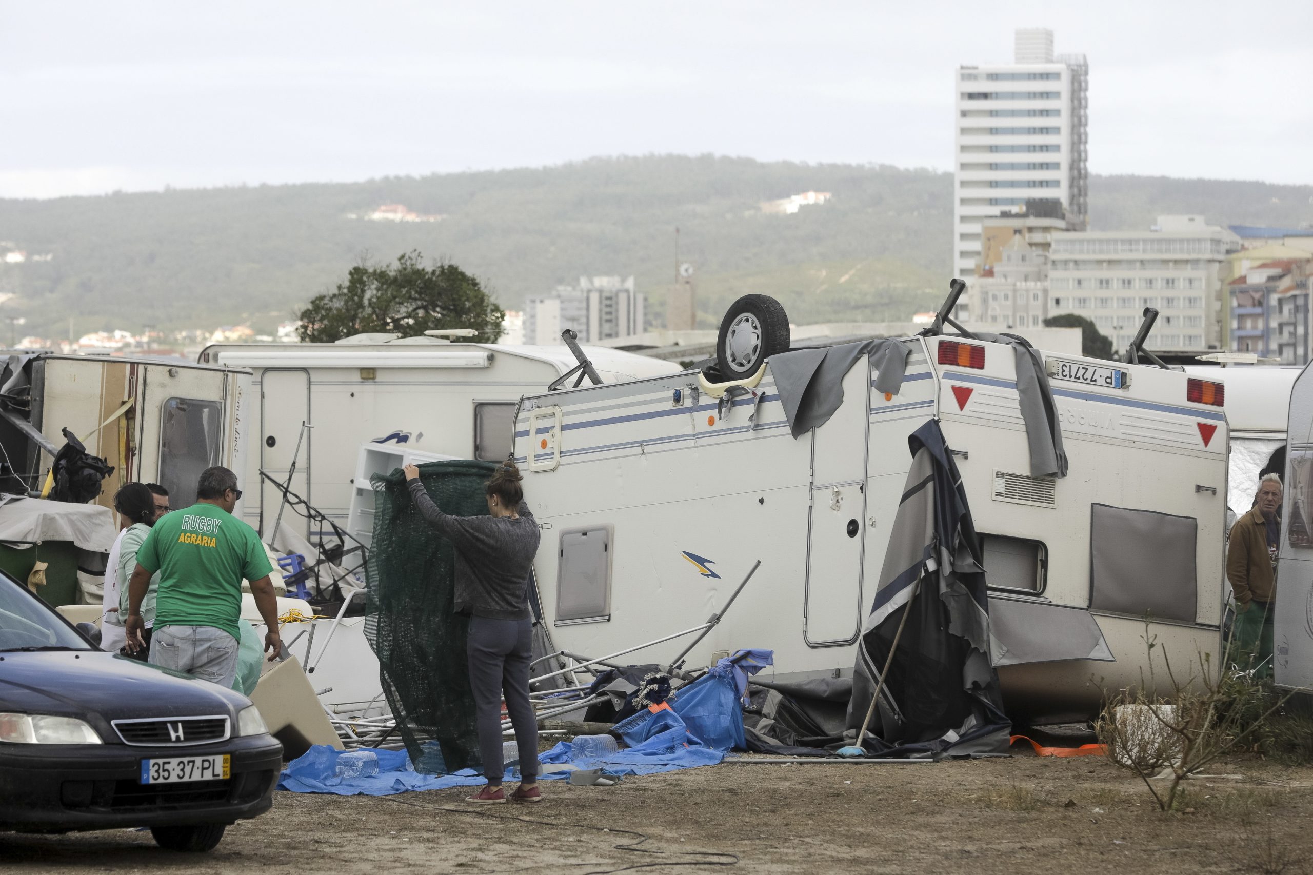 Autarcas lamentam falta de apoios financeiros do Governo após tempestade Leslie