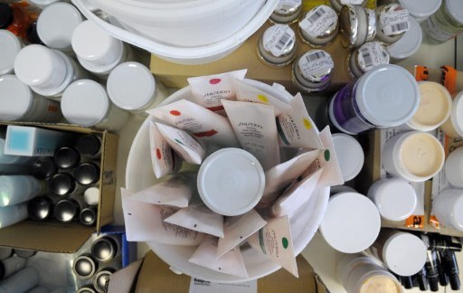 Dezenas de cosméticos têm substâncias nocivas para saúde e ambiente, refere estudo