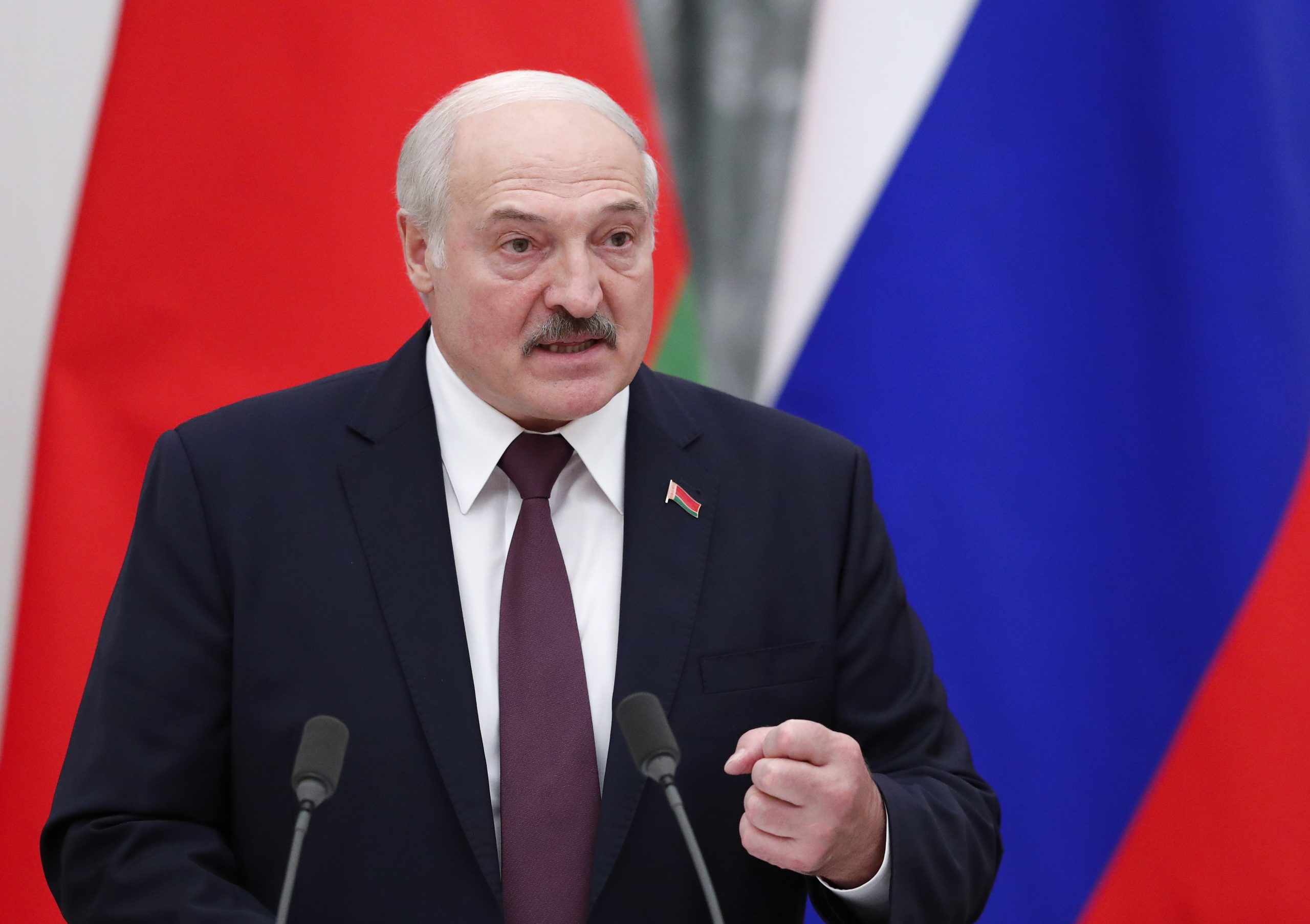 Lukashenko pediu a Putin bombardeiros nucleares para vigiarem fronteira com UE