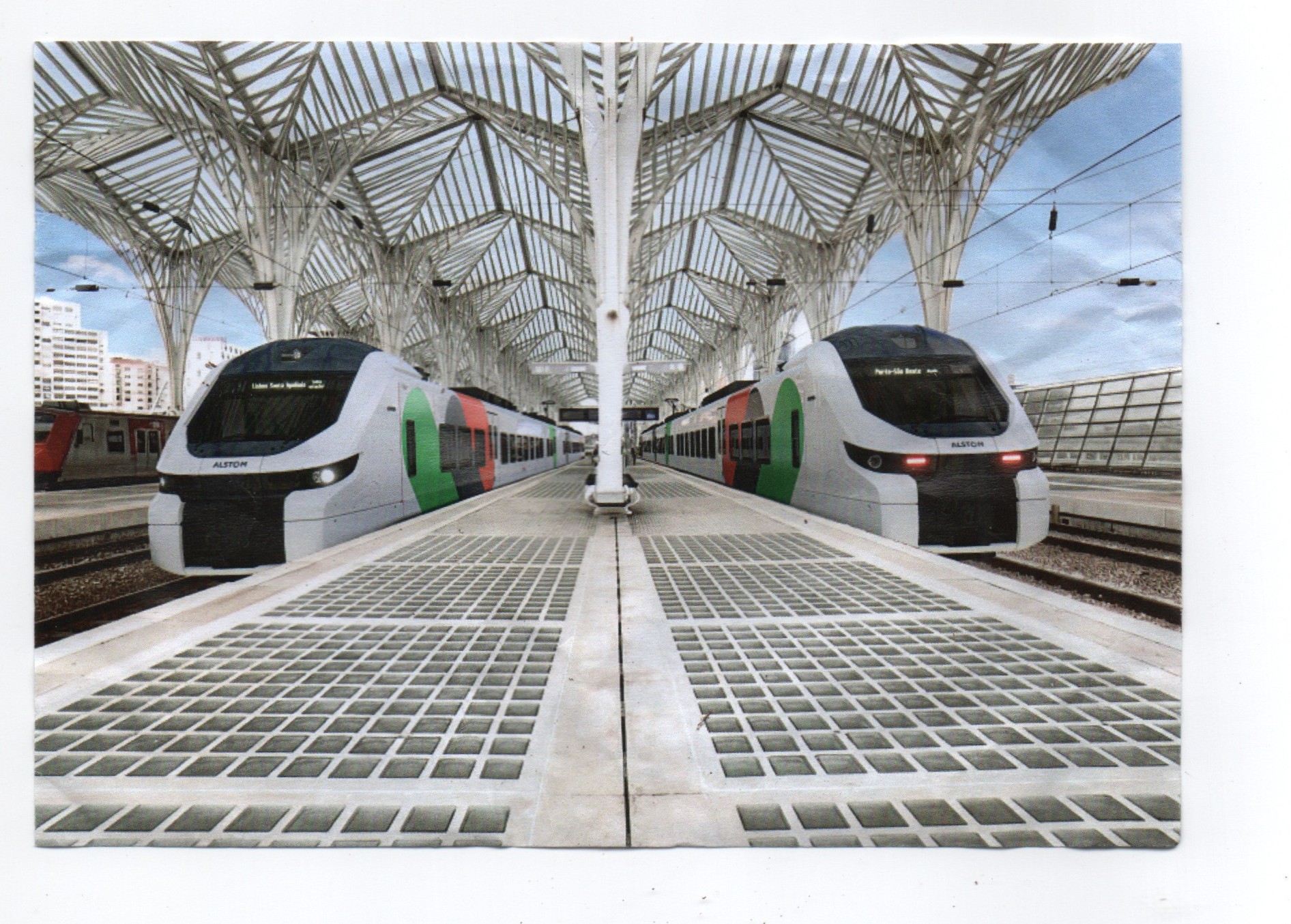 Novos comboios para a Linha de Cascais (e não só) saem da fábrica a partir de 2027