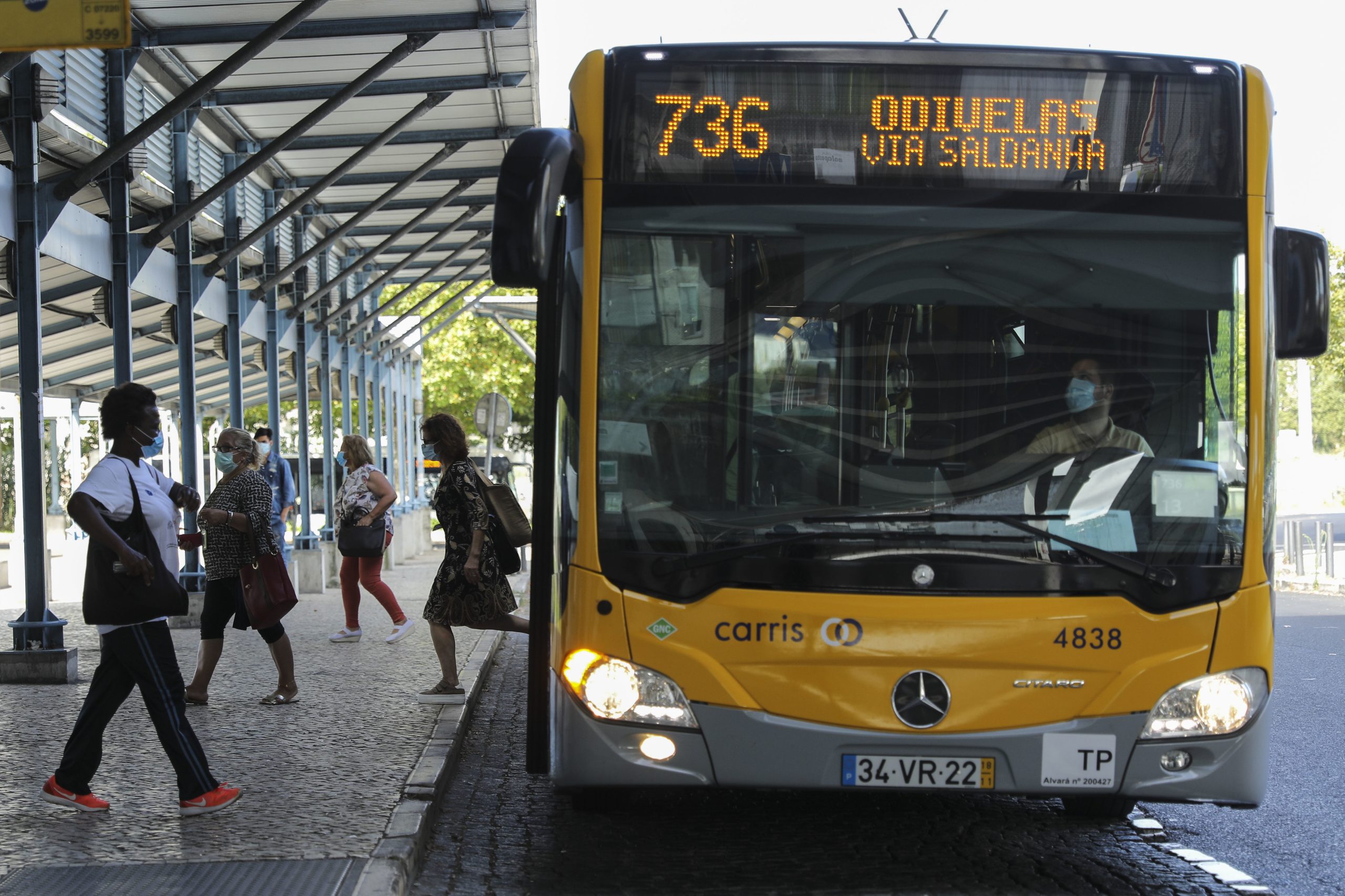 Transportes em Odivelas com oferta suficiente para procura às primeiras horas do dia