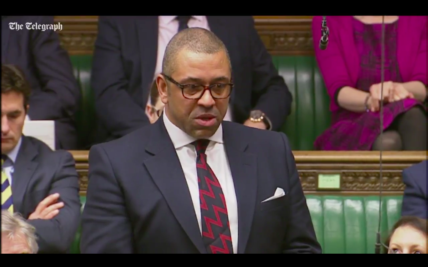 Deputado britânico emociona-se no Parlamento ao recordar o polícia-herói Keith Palmer, seu amigo há 25 anos