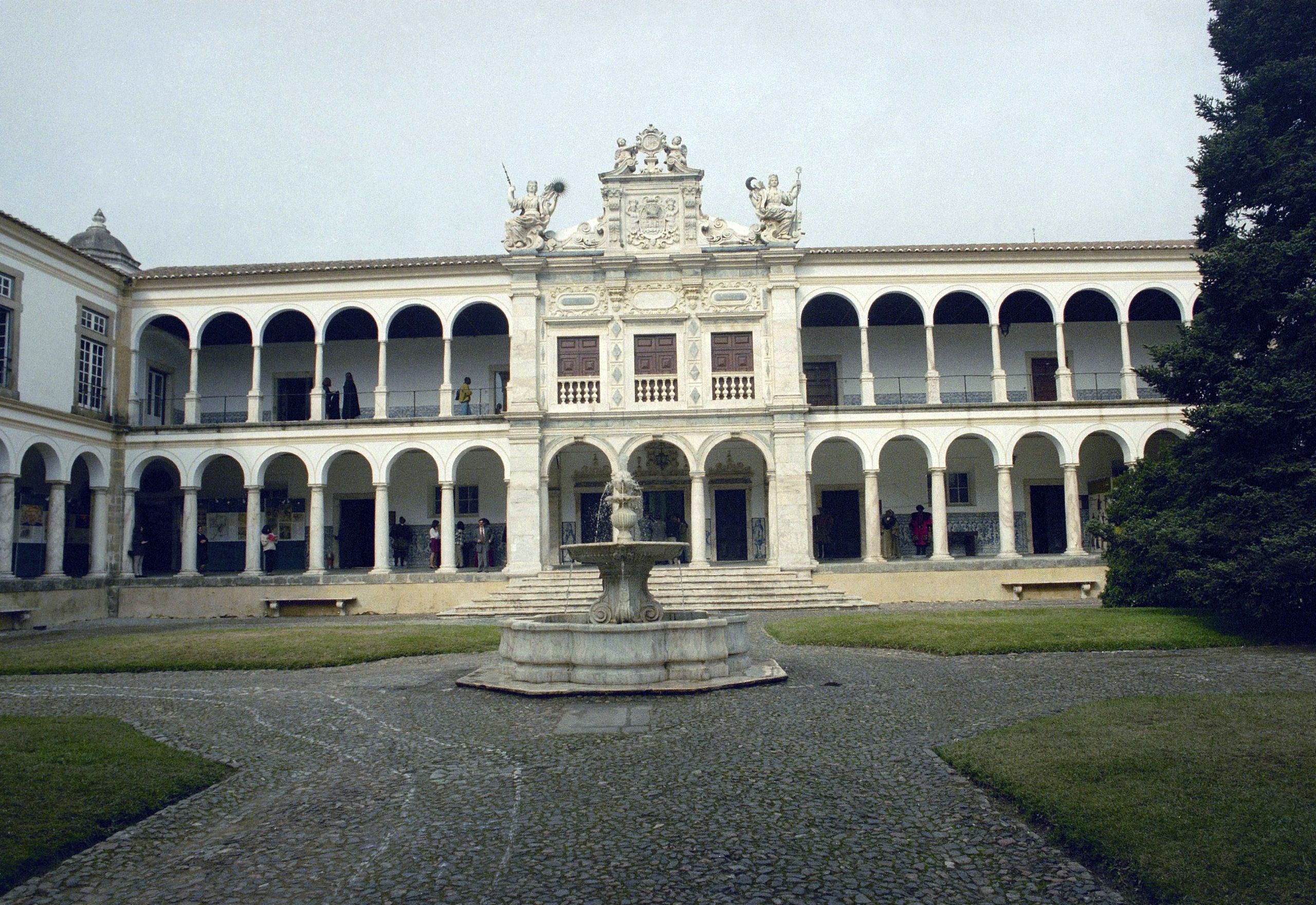 Falta de quartos e transportes para estudantes preocupa Universidade de Évora