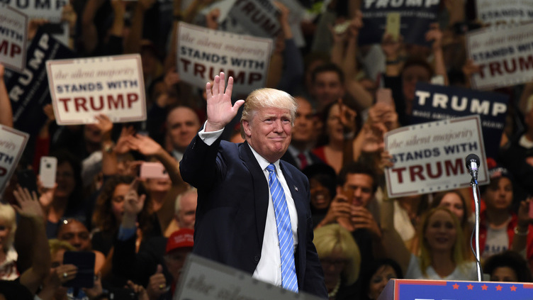 Trump reconhece: “Obama nasceu nos Estados Unidos, ponto final”