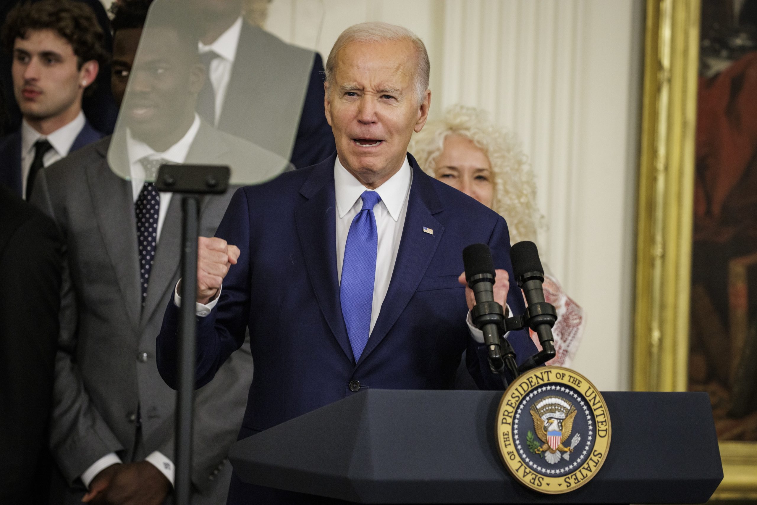 Democratas da Califórnia divididos sobre Biden, mas confiantes na vitória em 2024