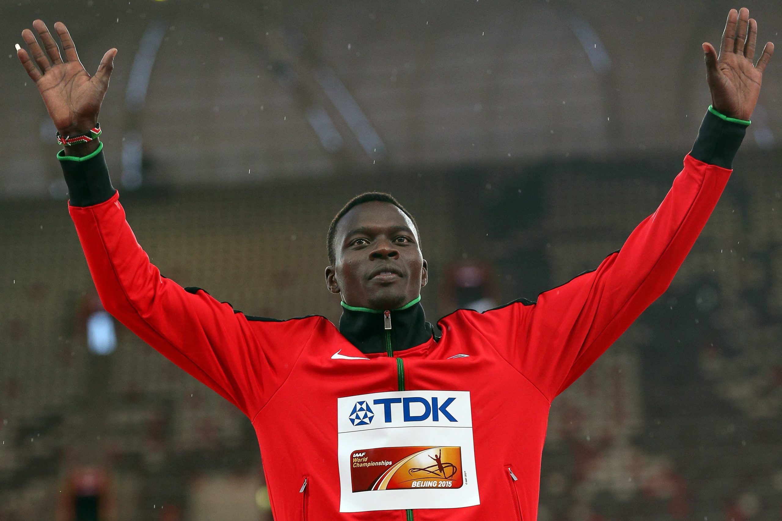 Ex-campeão mundial de 400 metros barreiras morre aos 28 anos