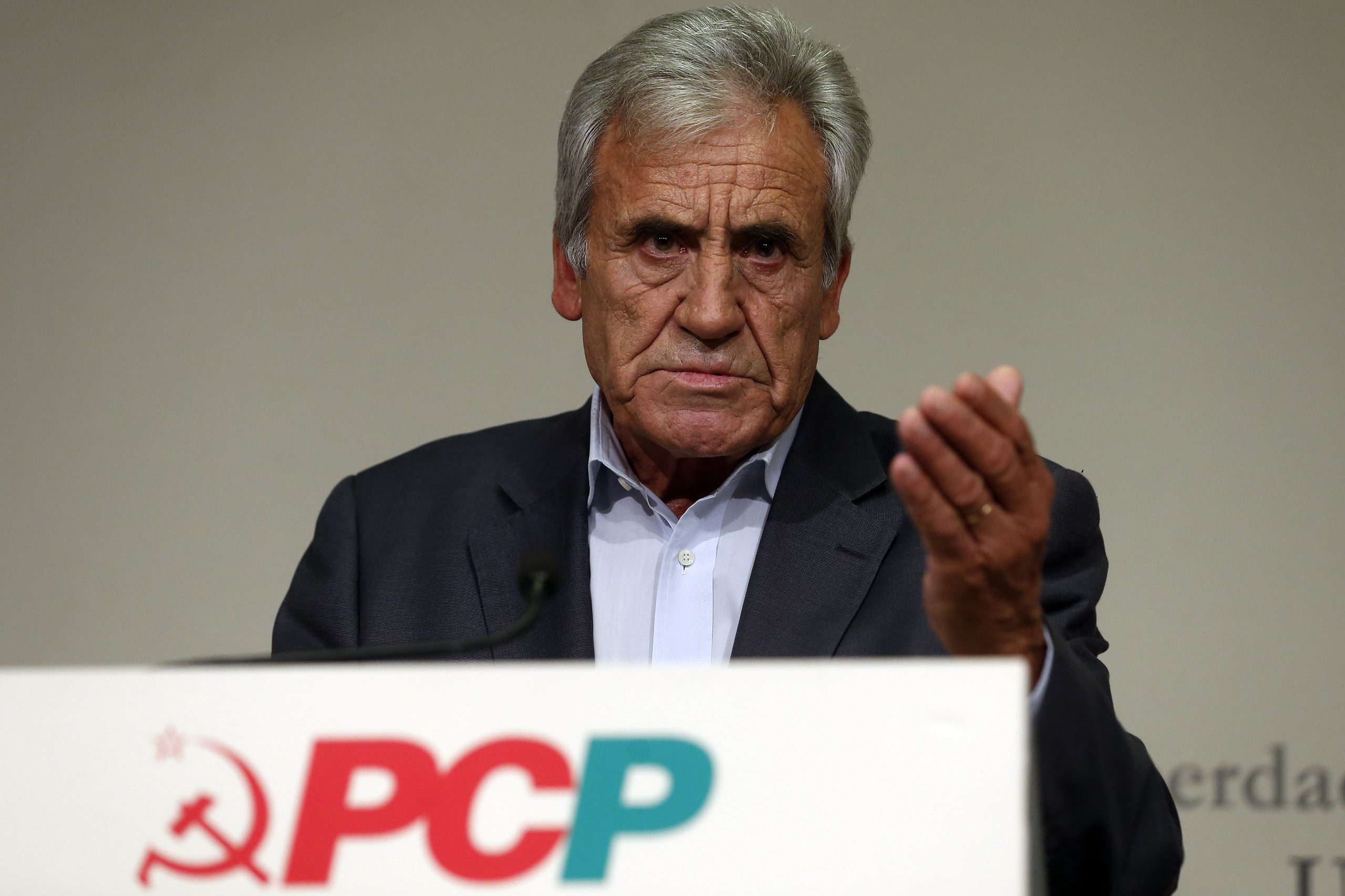 Jerónimo em campanha nos Açores lembra que compromisso do PCP é com o povo e não com o Governo