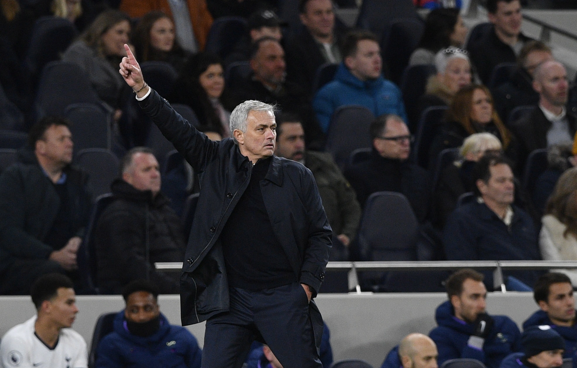 Mourinho está apaixonado, Son retribuiu esse amor e o Tottenham voltou às vitórias