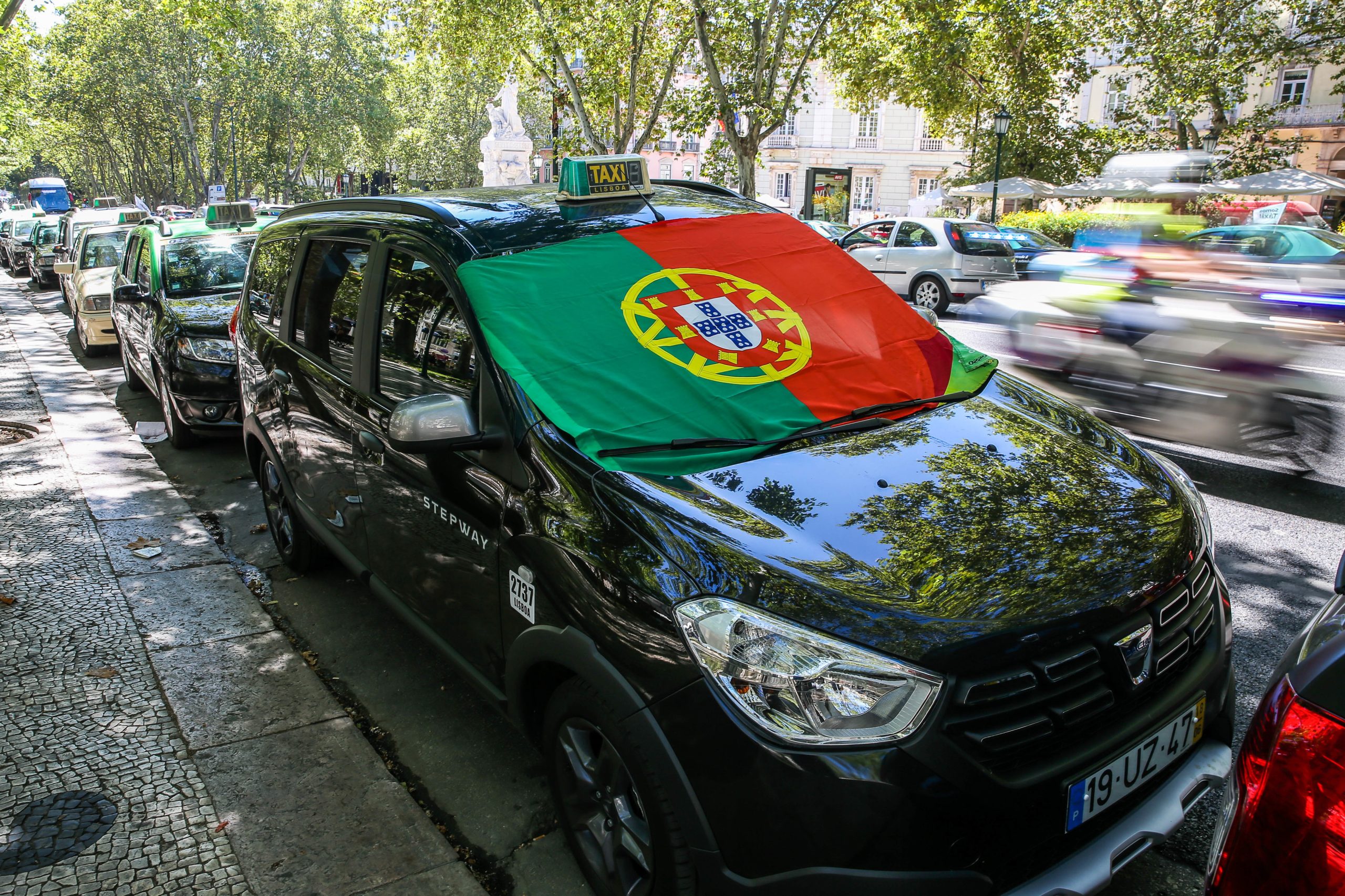 Táxis: Vice-presidente da ANTRAL diz que associações devem reunir-se hoje em Coimbra