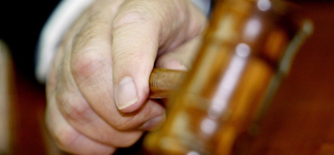 Juiz morto em tiroteio em tribunal na Albânia