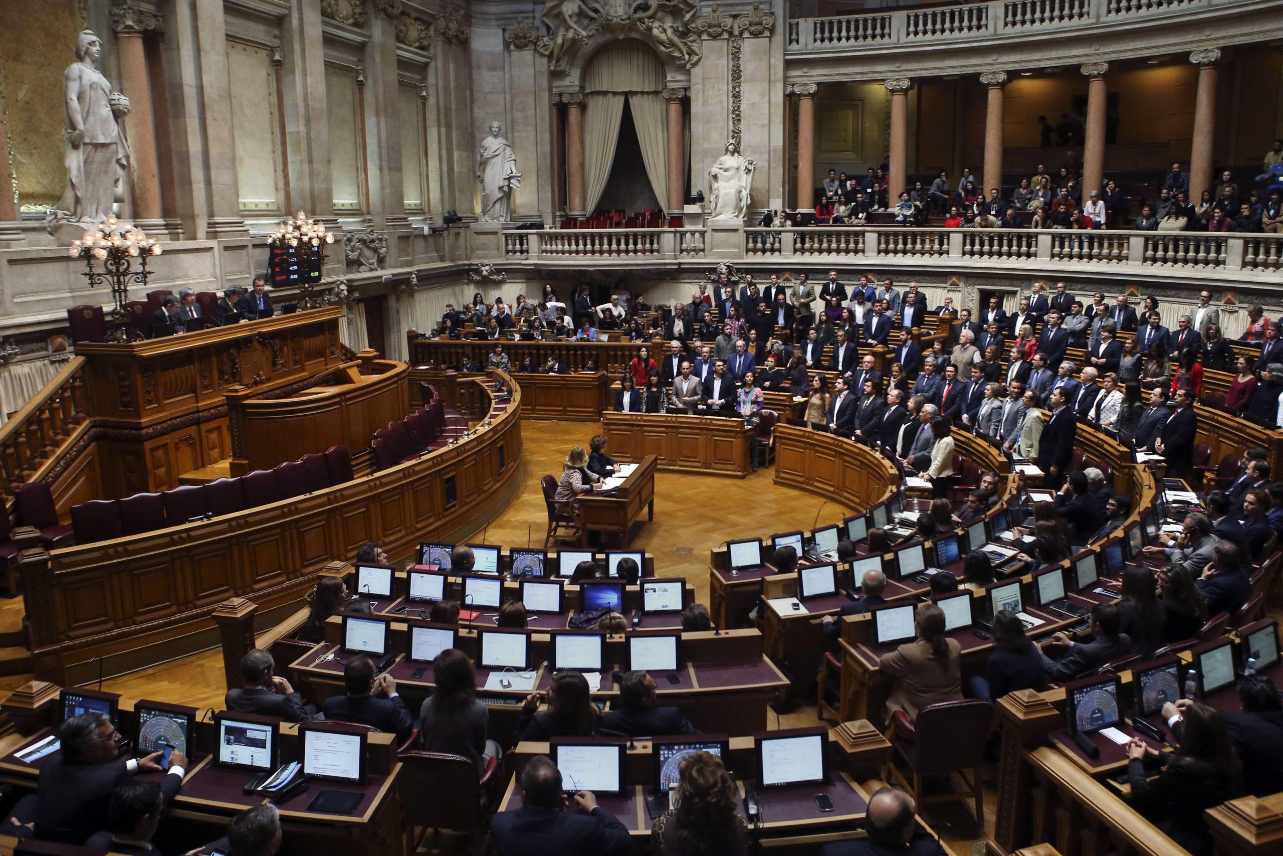 Partidos de acordo nas leis sobre violência no namoro e proteção de jornalistas