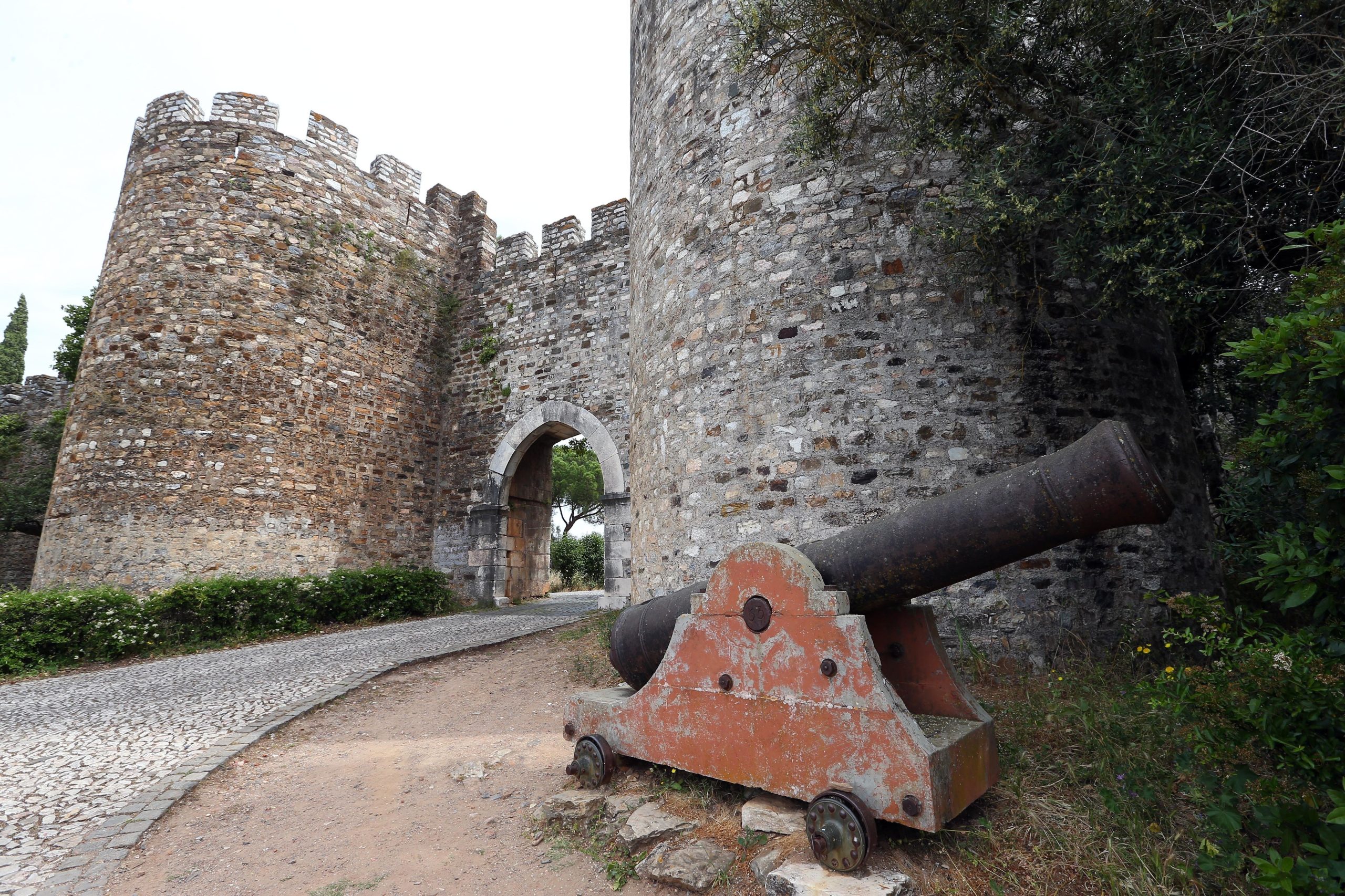 Jovem ficou ferido com gravidade após queda no fosso do castelo de Vila Viçosa