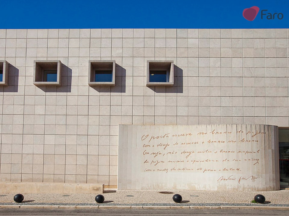 Biblioteca de Faro encerra na quarta-feira para obras de conservação