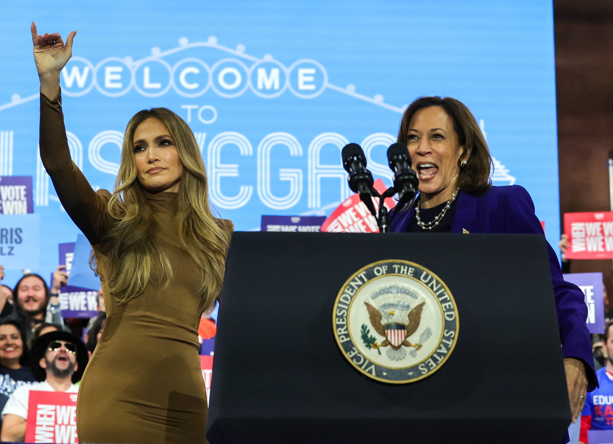 Jennifer Lopez pede às mulheres e aos latinos que votem em Kamala Harris