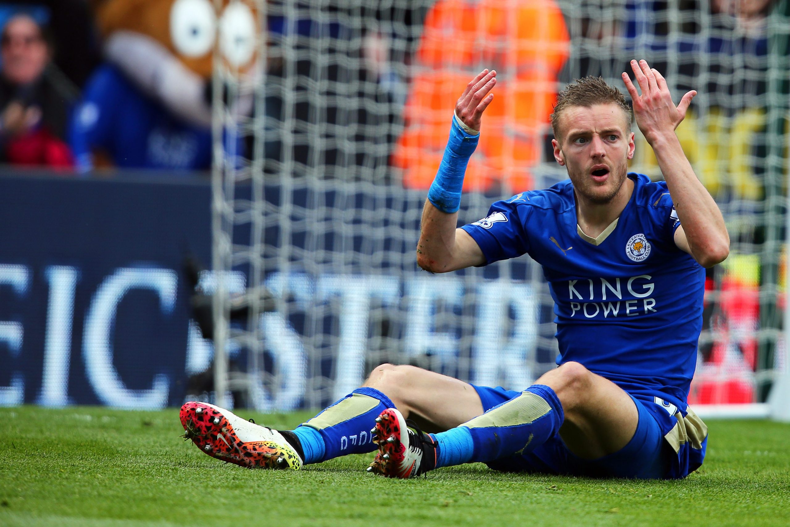 Schmeichel, Wes Morgan, Ryad Mahrez e Vardy: o antes e o depois de quatro campeões do Leicester