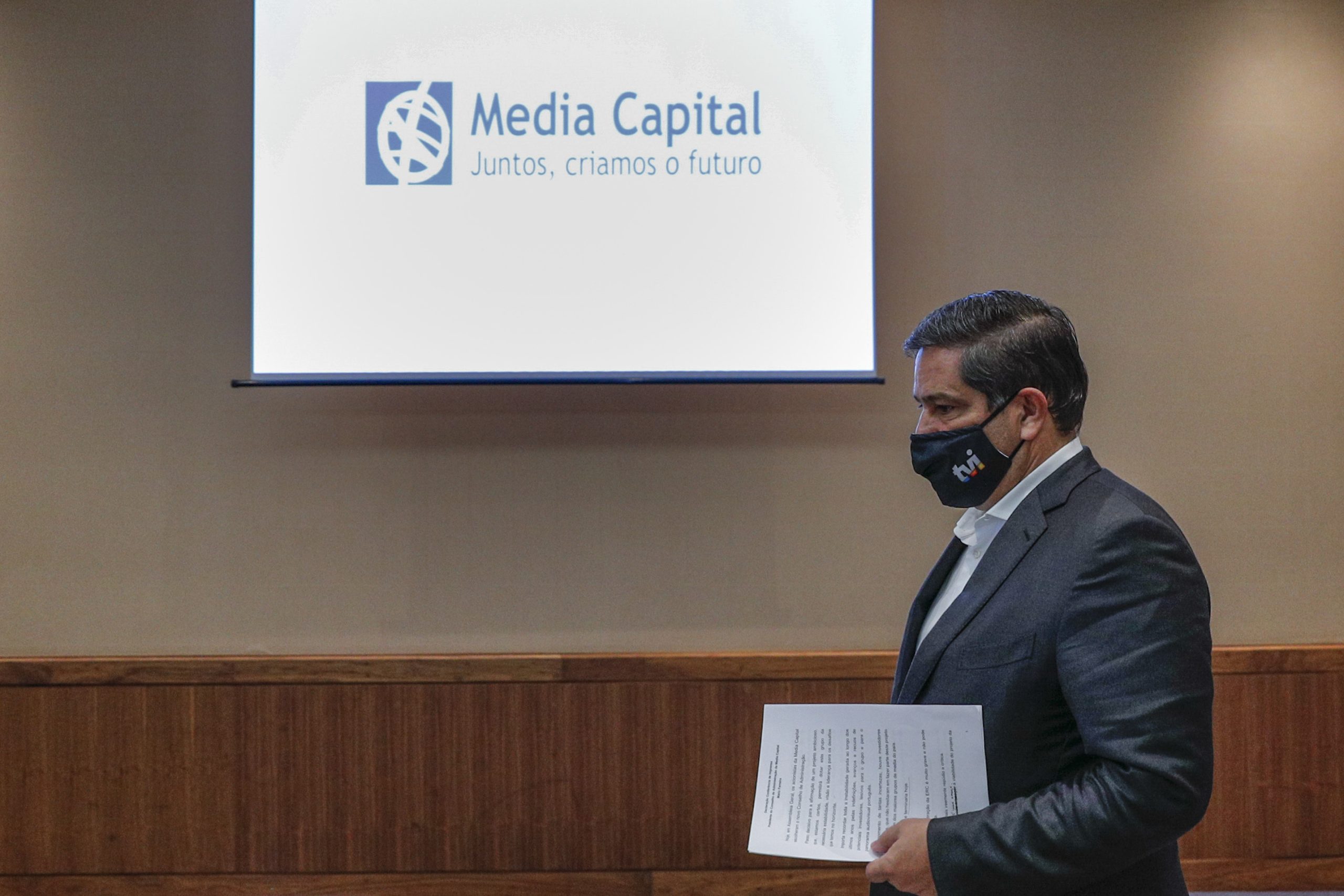Rádio Comercial e mais quatro rádios mudam de mãos. Bauer Media Audio acorda compra das rádios da Media Capital