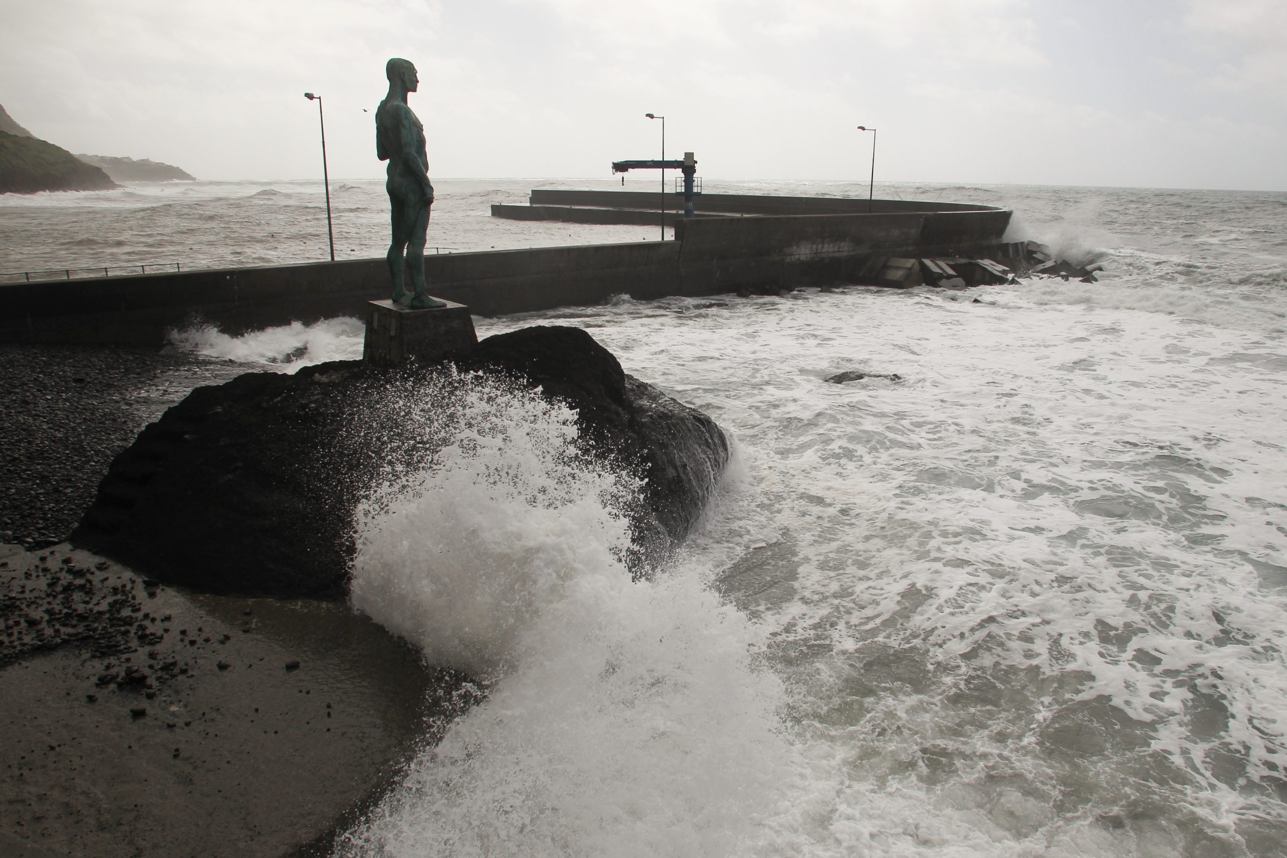 Mau tempo: Tempestade subtropical Theta deve causar ventos de 90Km/h na Madeira na sexta-feira