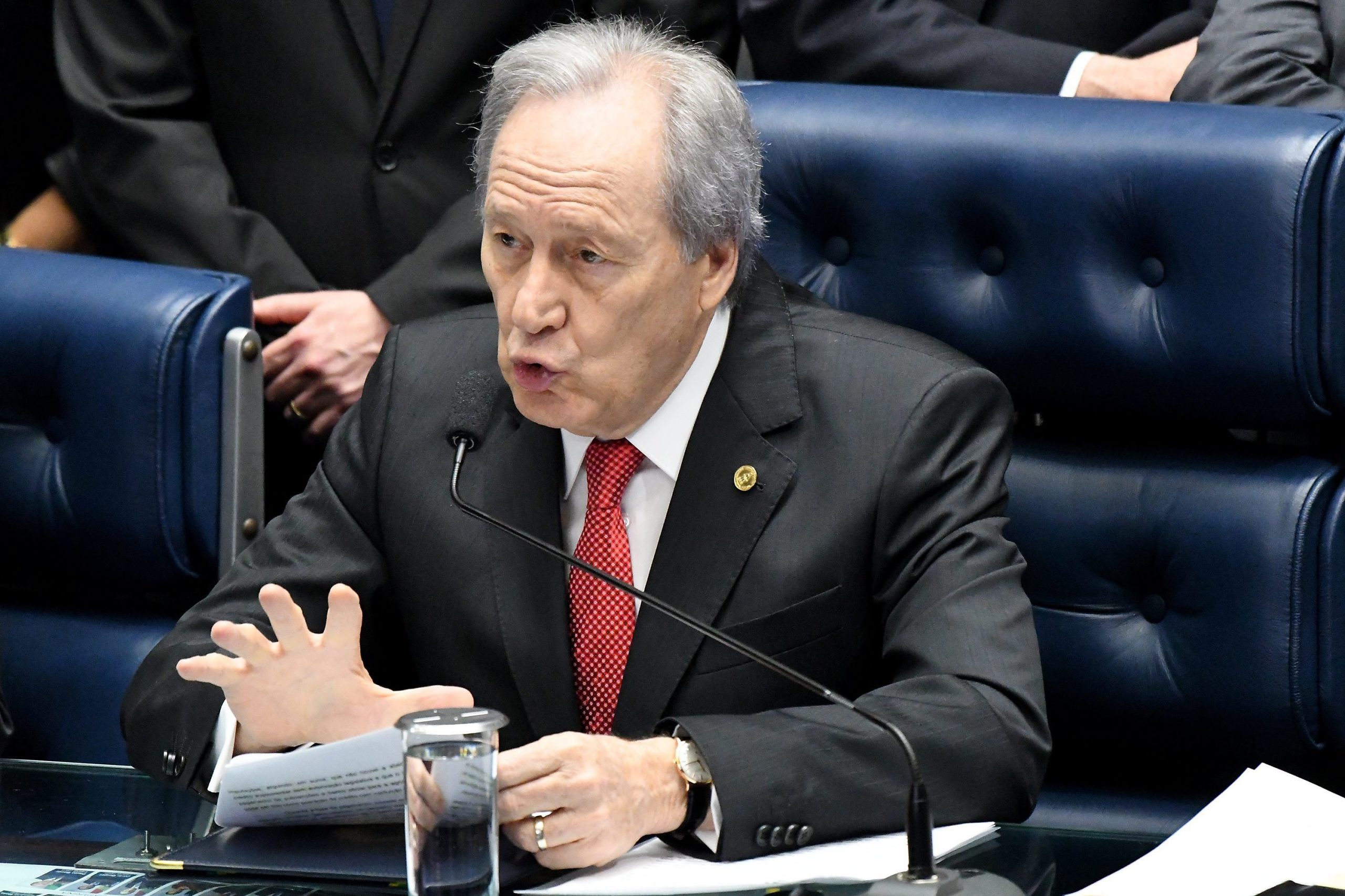 Bolsonaro pode entrar e sair do país, diz juiz Supremo do Tribunal do Brasil