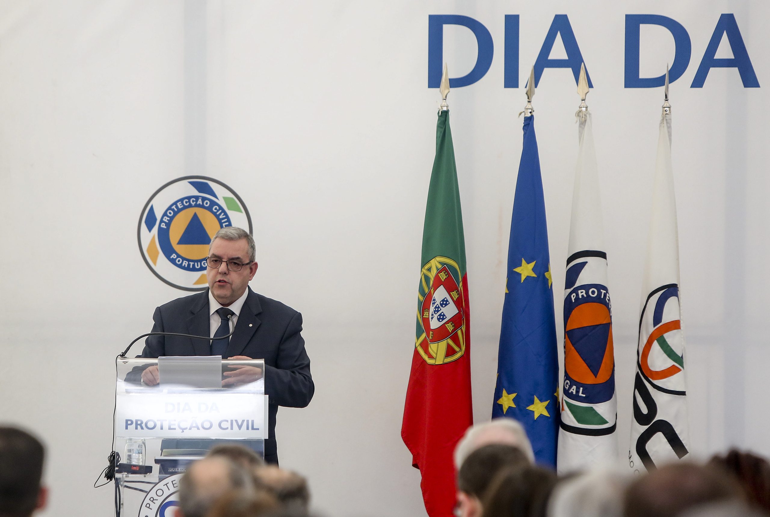 Presidente da Proteção Civil recusa falar sem analisar relatório sobre incêndios