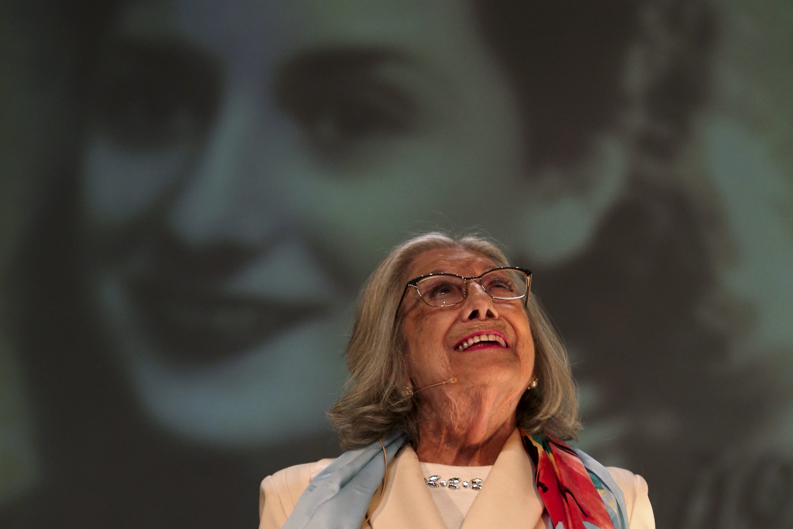 Eunice Muñoz: A vida de “uma mulher simples” que deu a vida ao teatro português