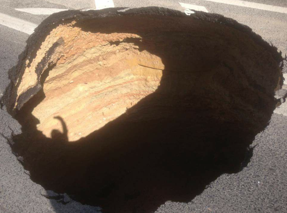 Reparação do pavimento na Avenida de Ceuta prolonga-se até quarta-feira
