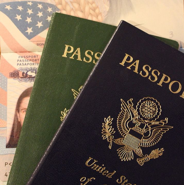 Passaportes falsificados no Aeroporto de Lisboa. Há dois detidos, um deles menor