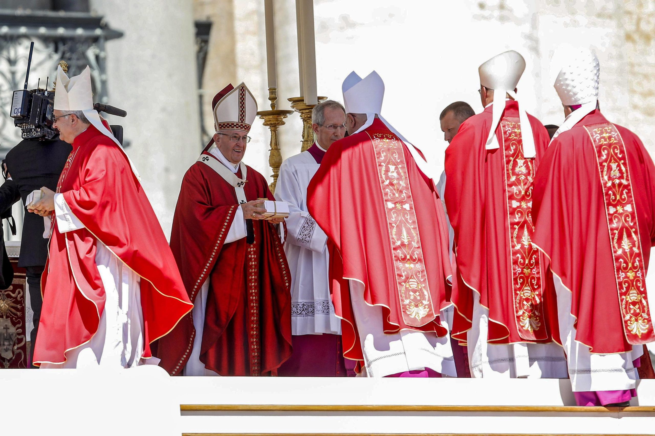 Papa apela a que Igreja não fique indiferente ao sofrimento das pessoas