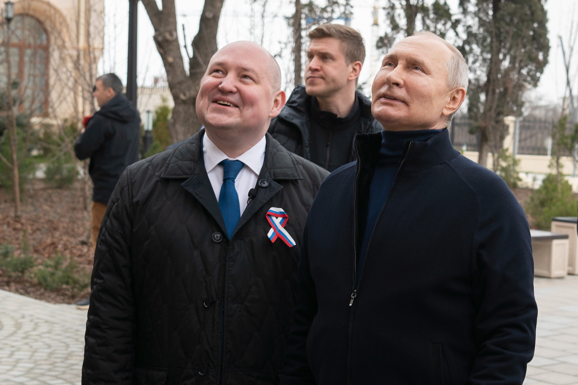 Putin visita Mariupol na primeira visita surpresa ao Donbass ucraniano