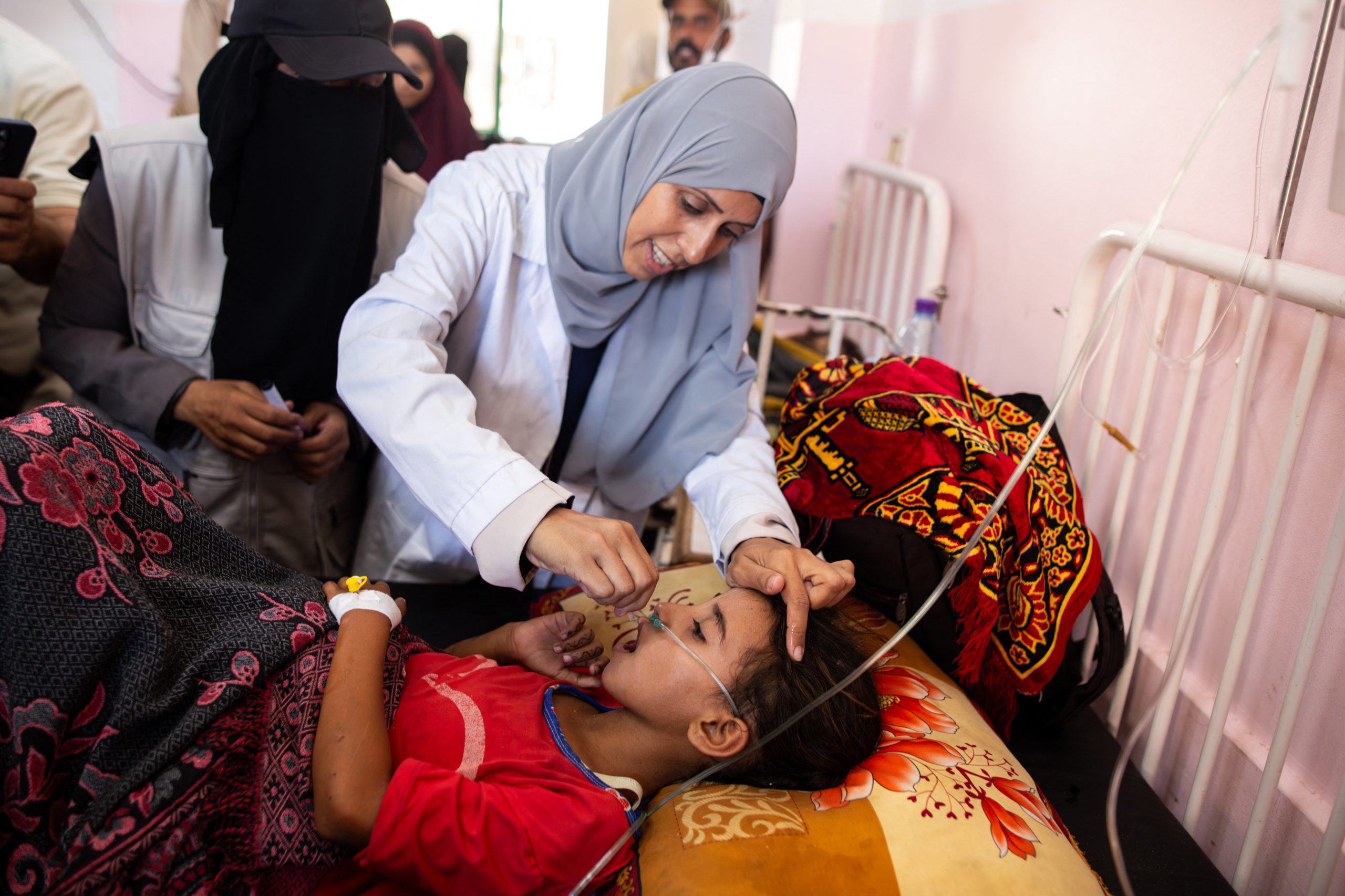 Imagens de esperança. Vacinação contra a poliomielite começa na Faixa de Gaza