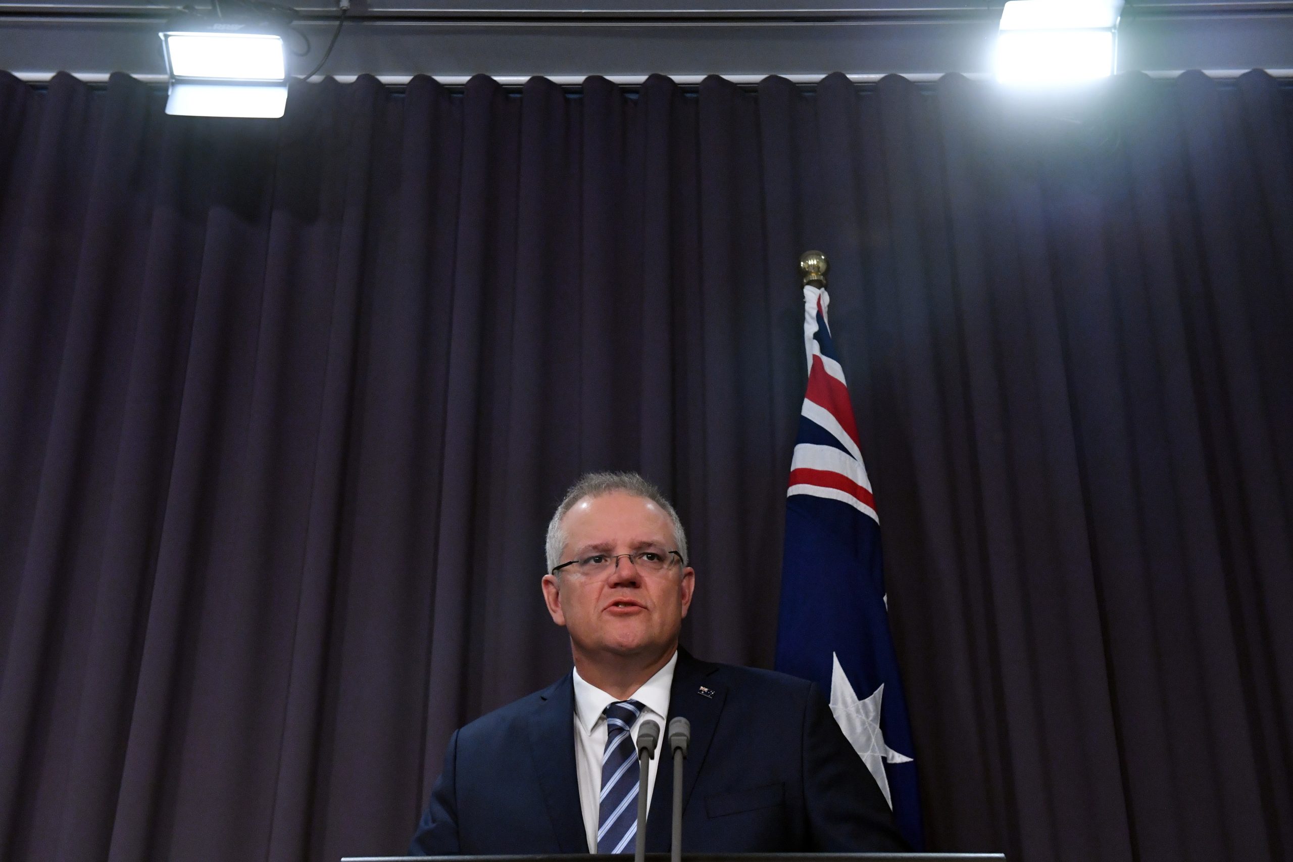 Primeiro-ministro australiano apoia procurador-geral acusado de violação