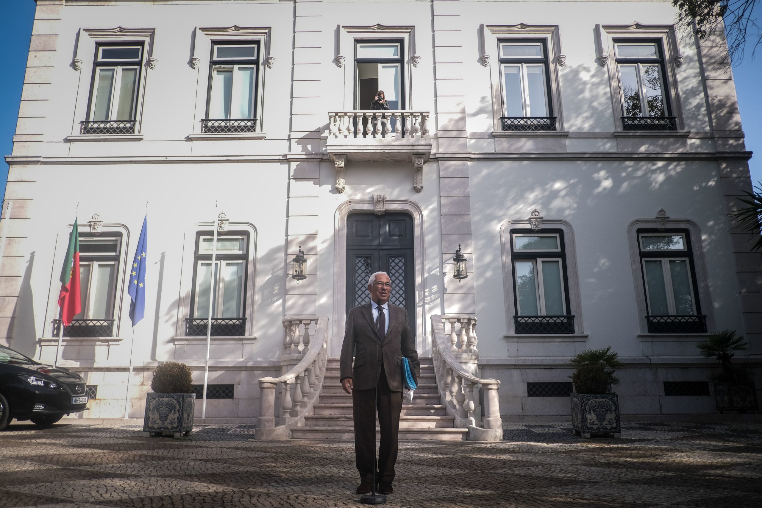 Pen encontrada no gabinete de Vítor Escária origina nova investigação