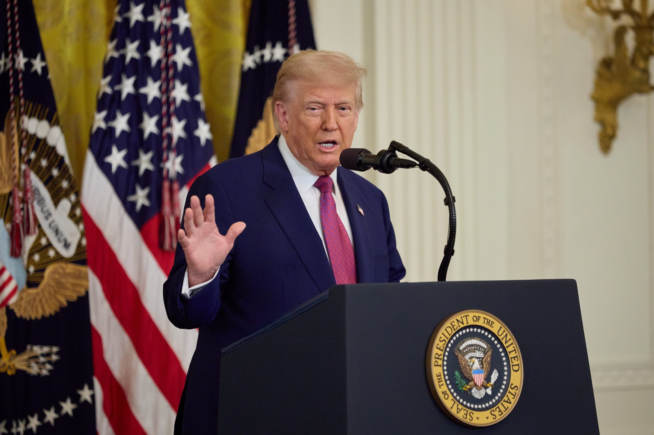 Irão suspende negociações com os EUA na Suíça após ameaças de Trump