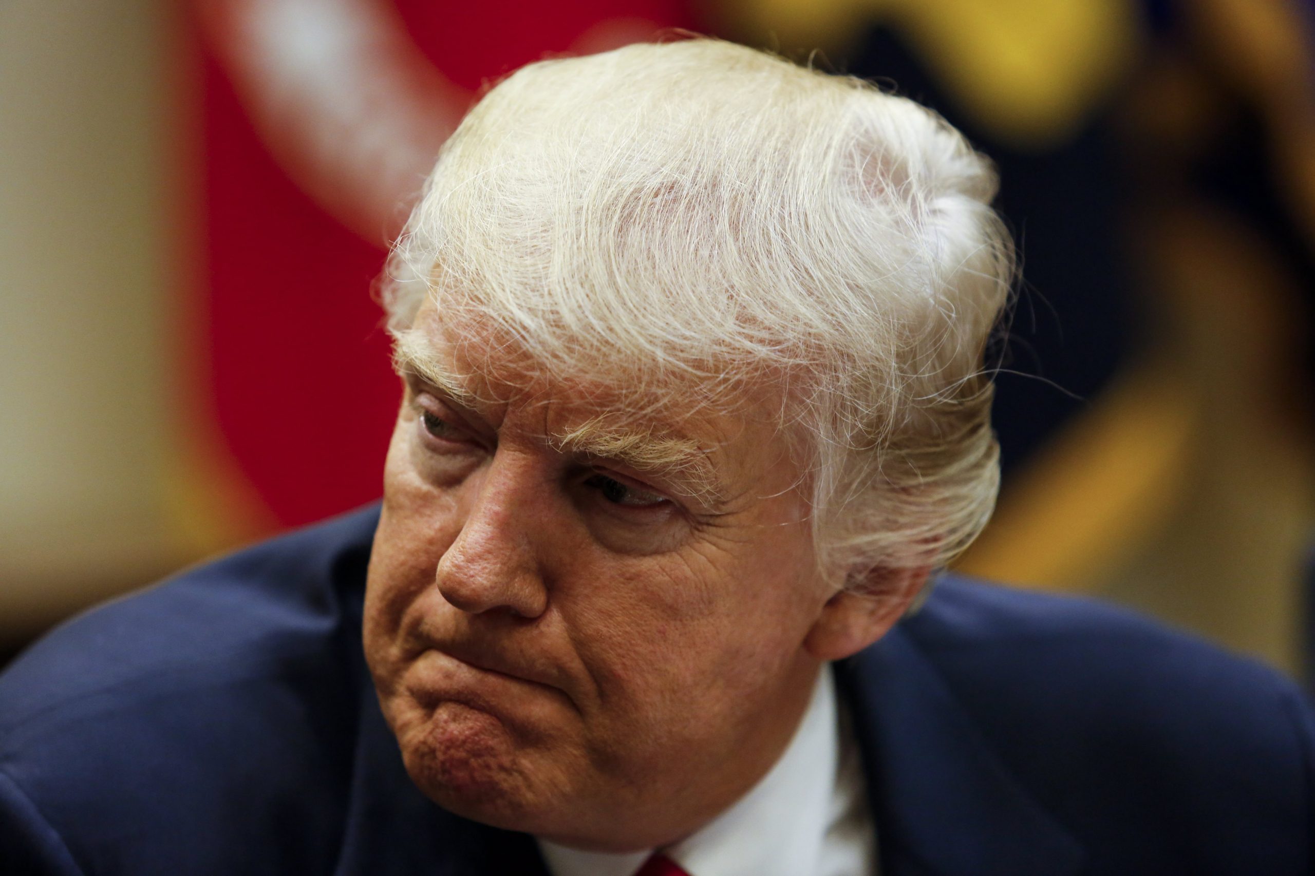 Sem apoio da maioria, Trump retira Obamacare das pautas de votação