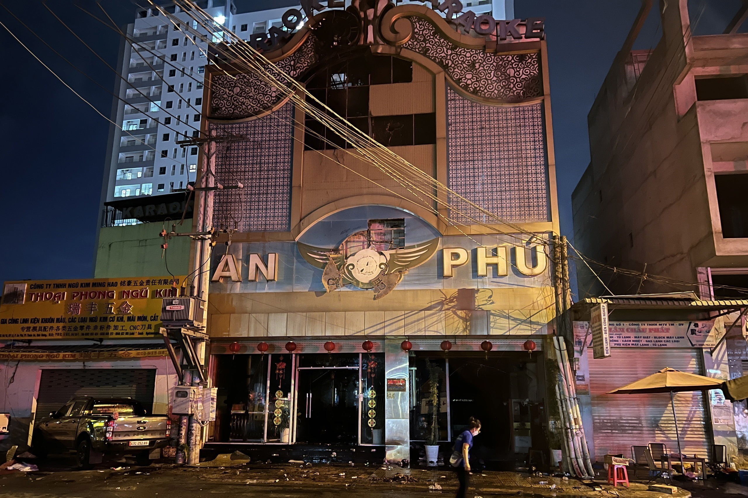 Justiça do Vietname condena seis pessoas por incêndio em ‘karaoke’ que matou 32