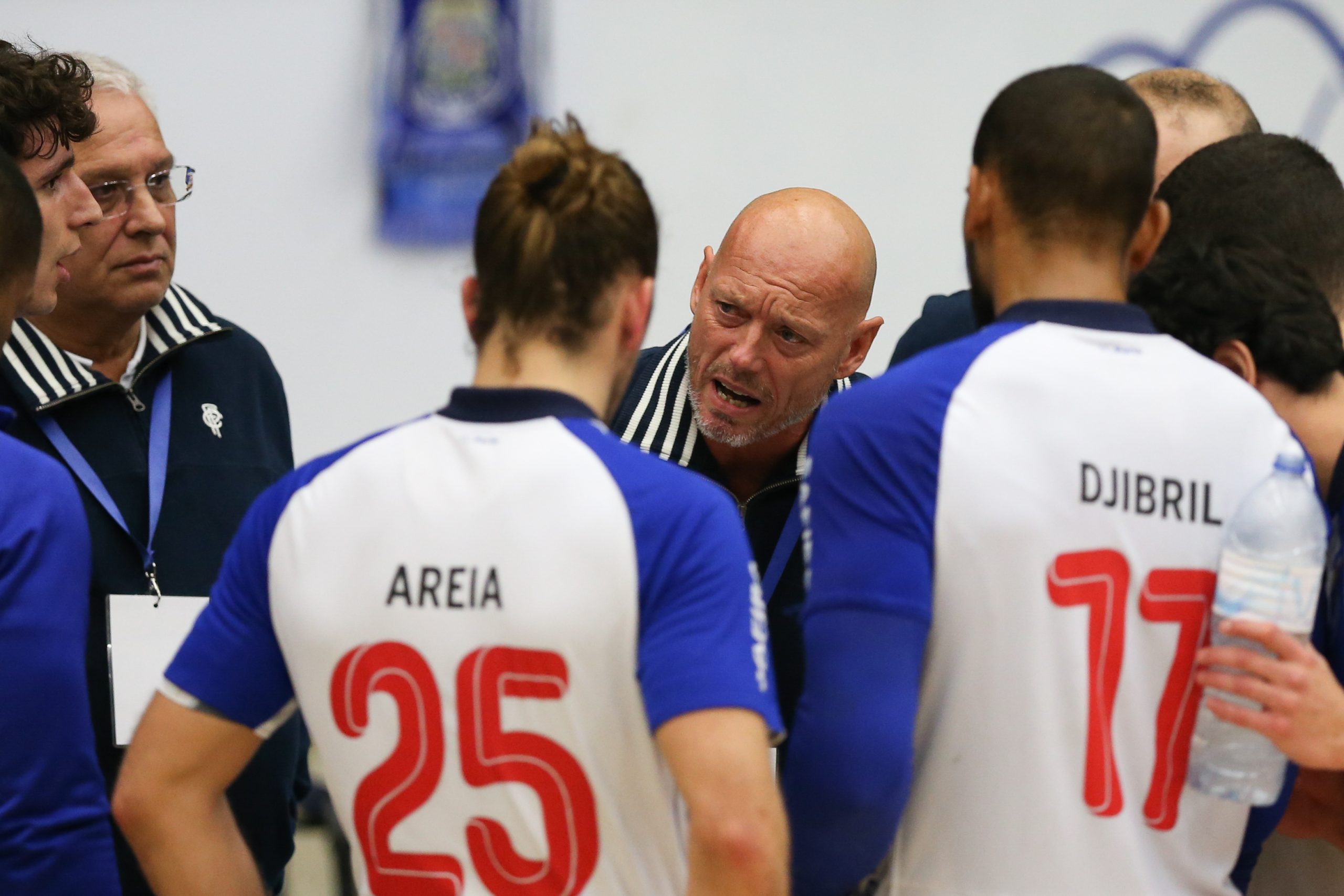 FC Porto vence em casa do Holstebro e segue invicto na Taça EHF de andebol