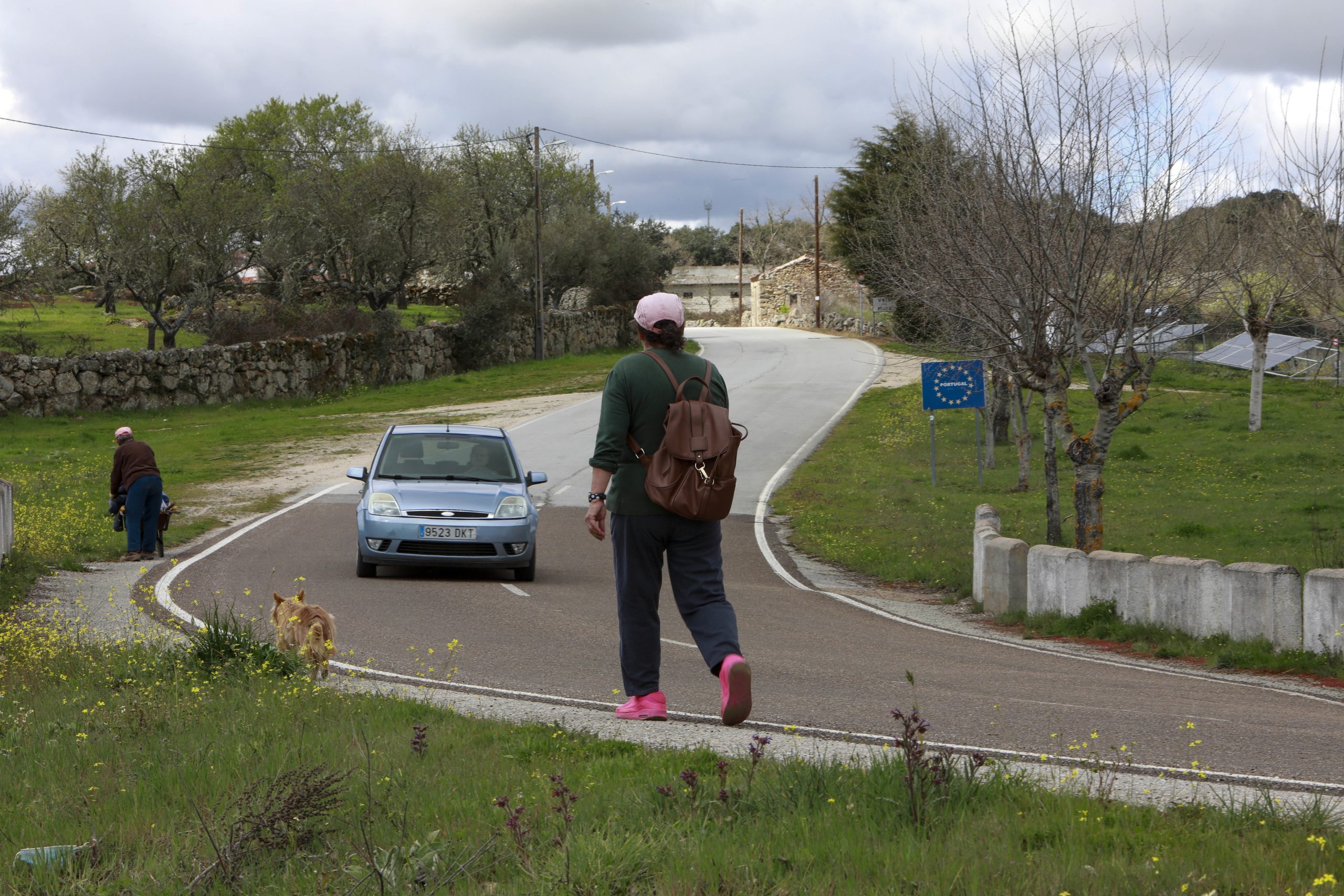 A história de uma ponte em Almeida, feita pelo povo e inaugurada com um churrasco, que une portugueses e espanhóis há mais de 30 anos